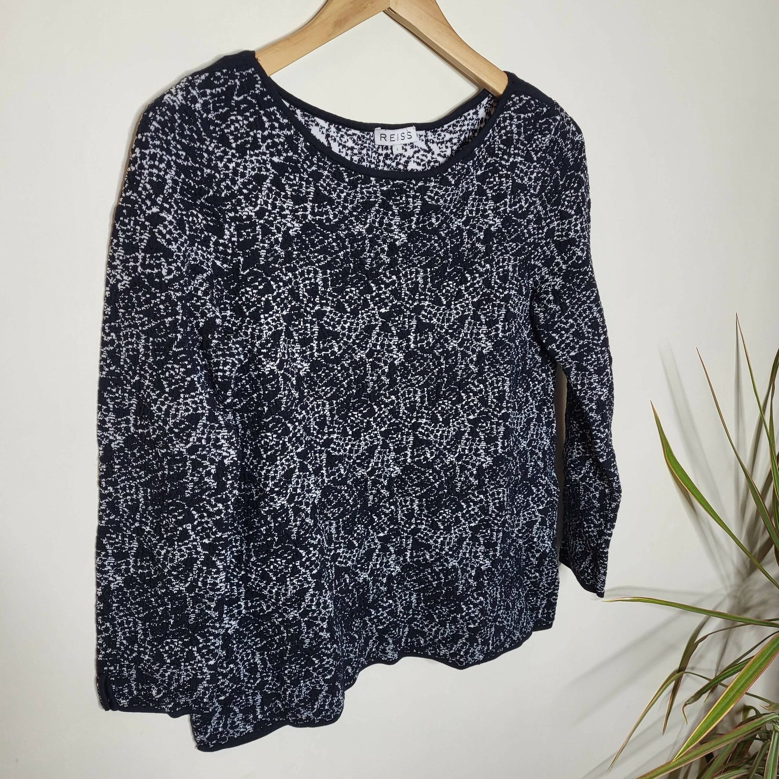 Reiss Reiss Long Sleeve Ballet Neckline Top - Abstract - Black Size S / US 4 / IT 40 - 4 Thumbnail