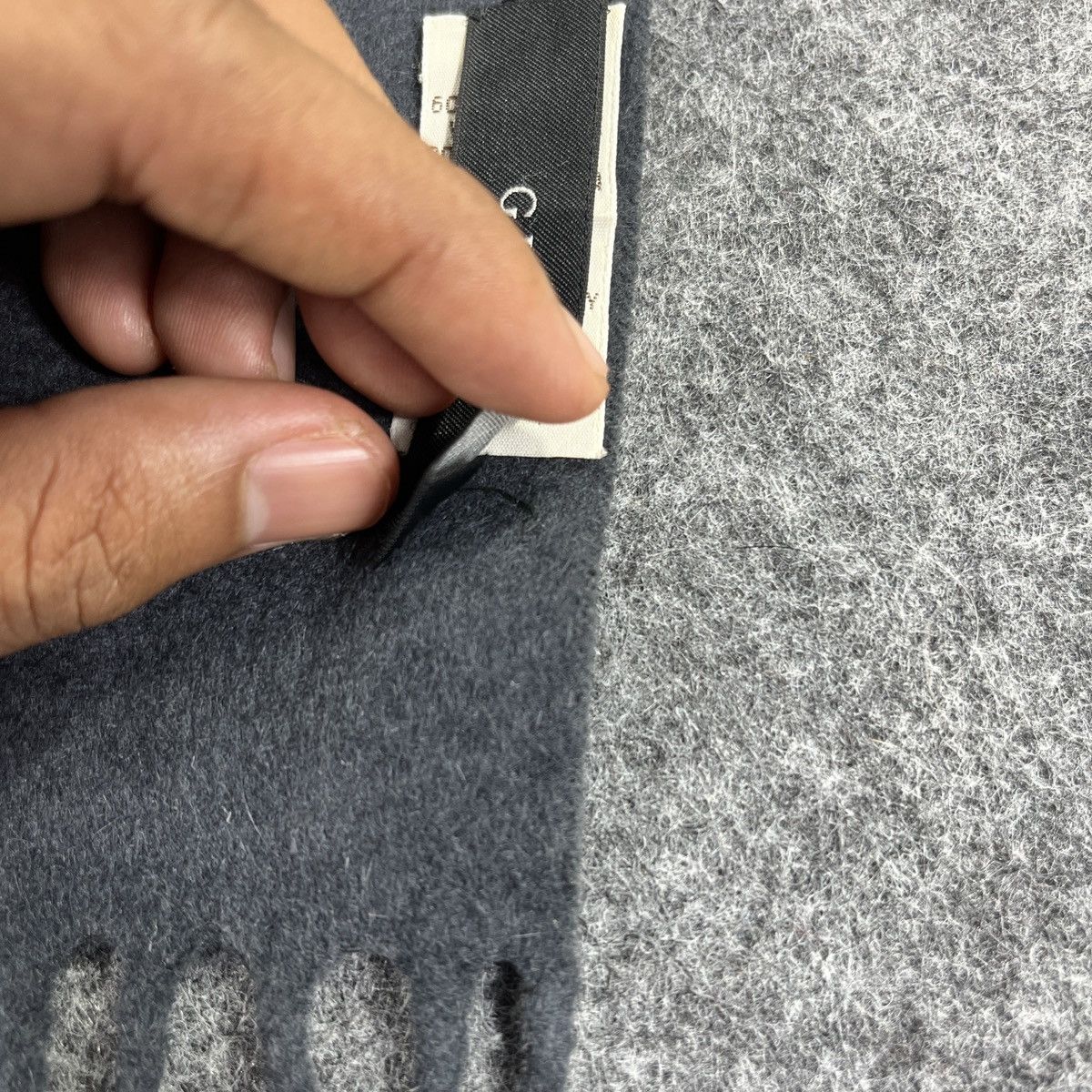Gucci Gucci Scarf / Muffler / Neckwear - T995 Size ONE SIZE - 15 Thumbnail