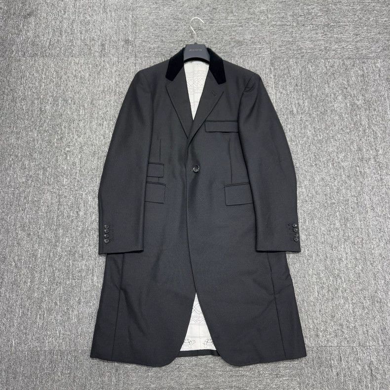 Thom Browne Thom Browne sizeL A woolen coat embroidered with a full int Size US L / EU 52-54 / 3 - 1 Thumbnail