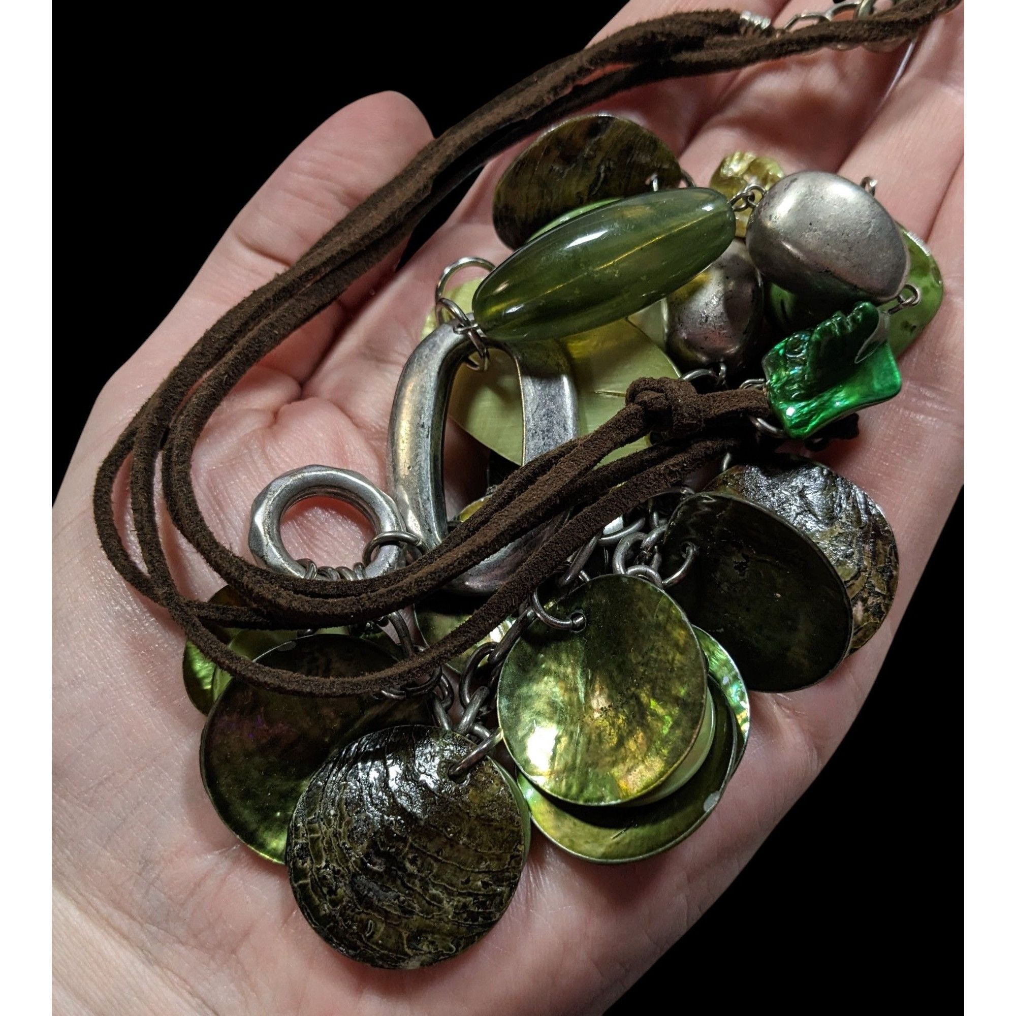 Other Bohemian Green Shell And Metal Beaded Necklace On Brown Sued Size ONE SIZE - 4 Thumbnail