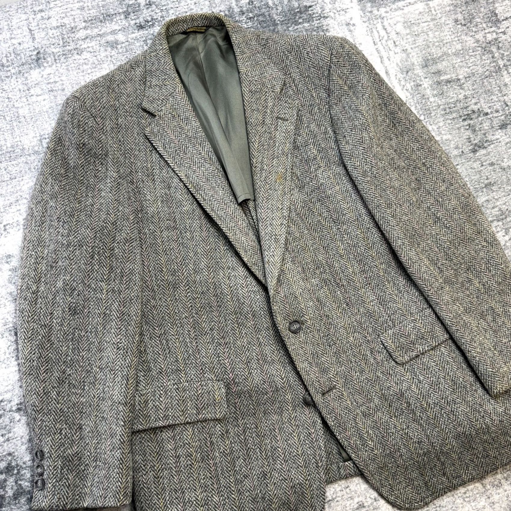 Vintage VTG Harris Tweed Blazer Mens 44 Gray Herringbone John Weitz Single-Breasted 2-Button Notch Lapel Wool Tweed Blazer Jacket Vintage Academia Mens Size 44R - 2 Thumbnail