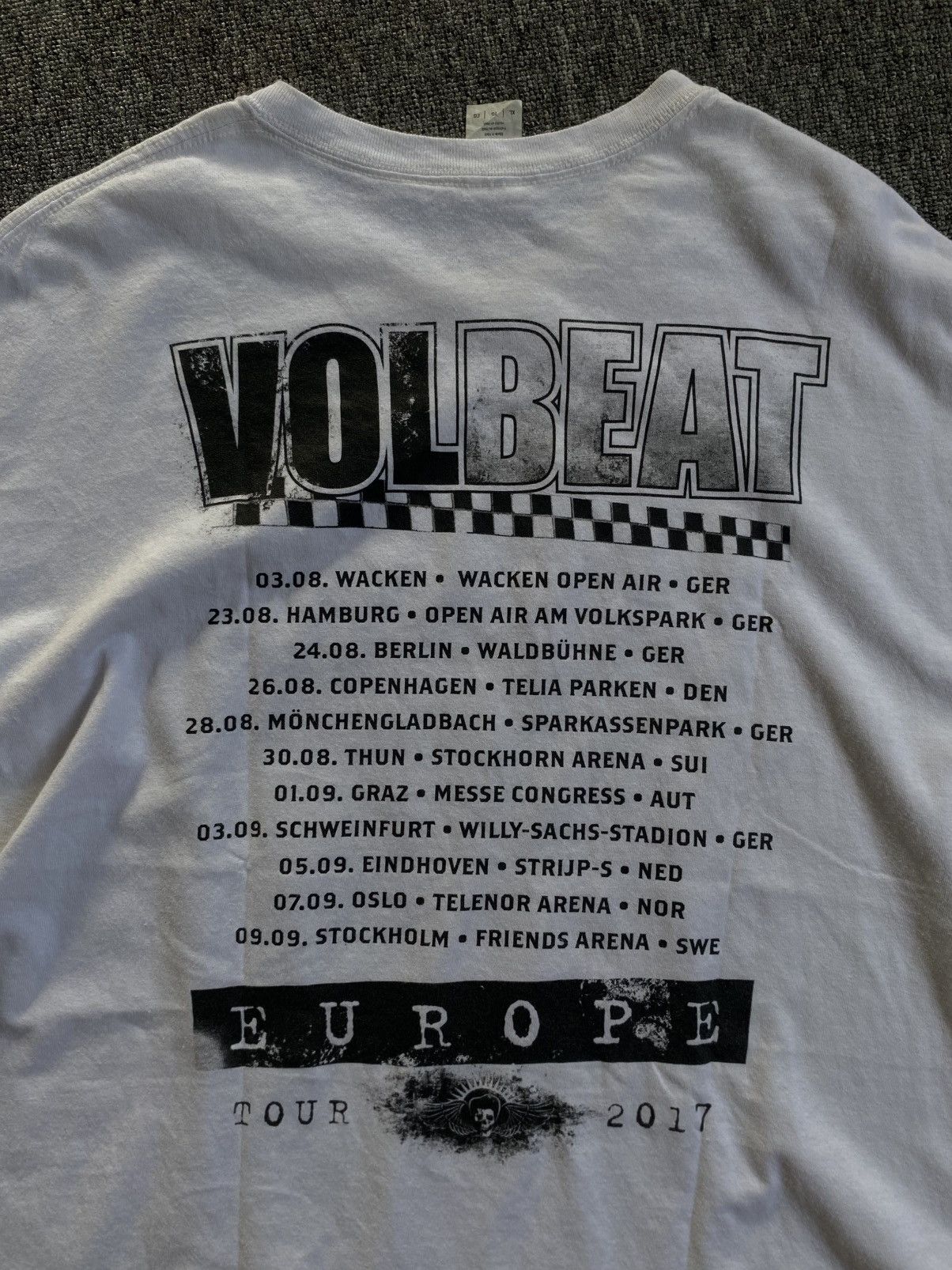 Gildan Band Tshirt Volbeat Europe Tour 2017 Size US XL / EU 56 / 4 - 5 Thumbnail