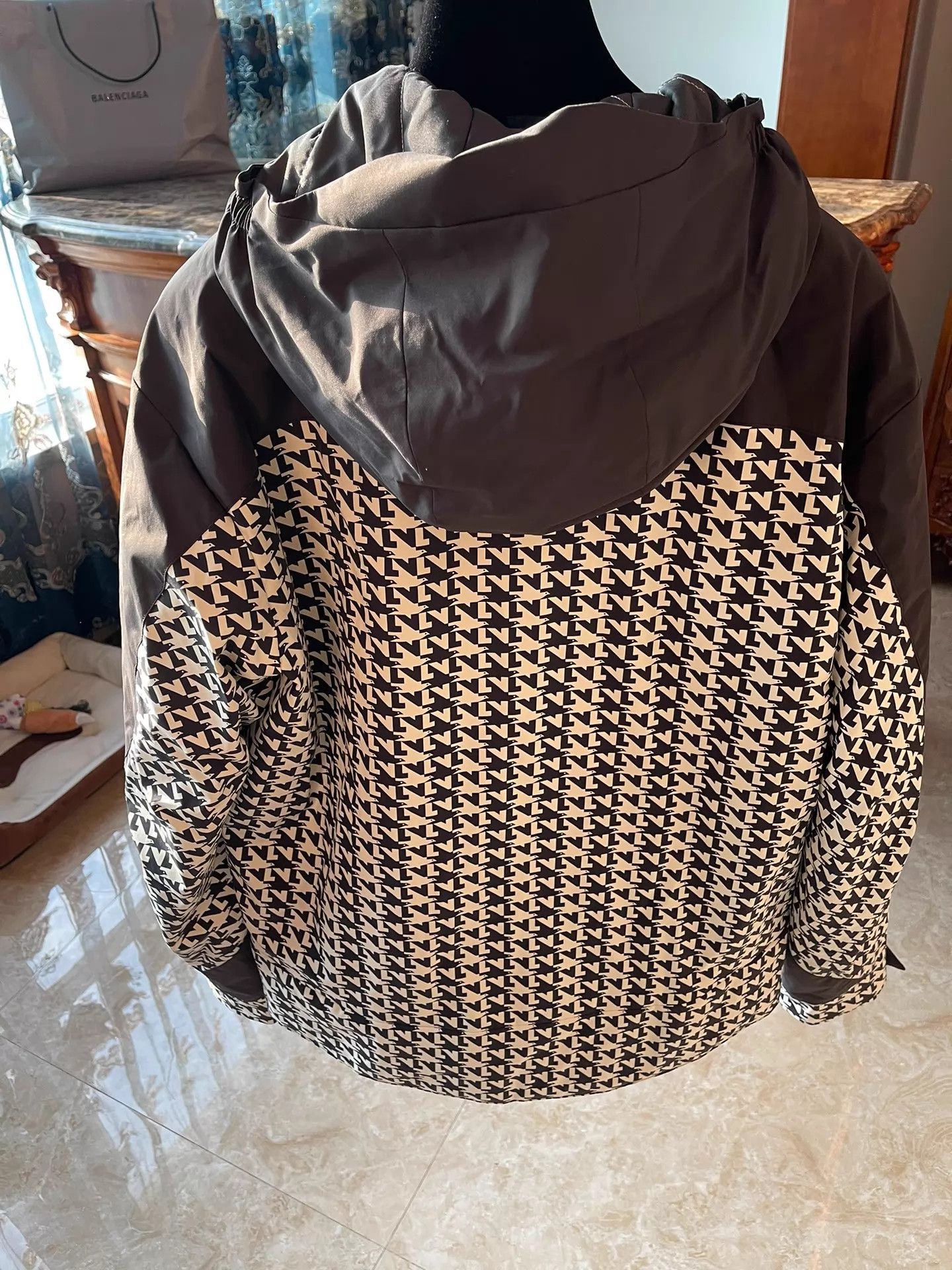 Louis Vuitton LV 2023 full logo thin cotton jacket Size 46 LV zipper Size US S / EU 44-46 / 1 - 2 Thumbnail
