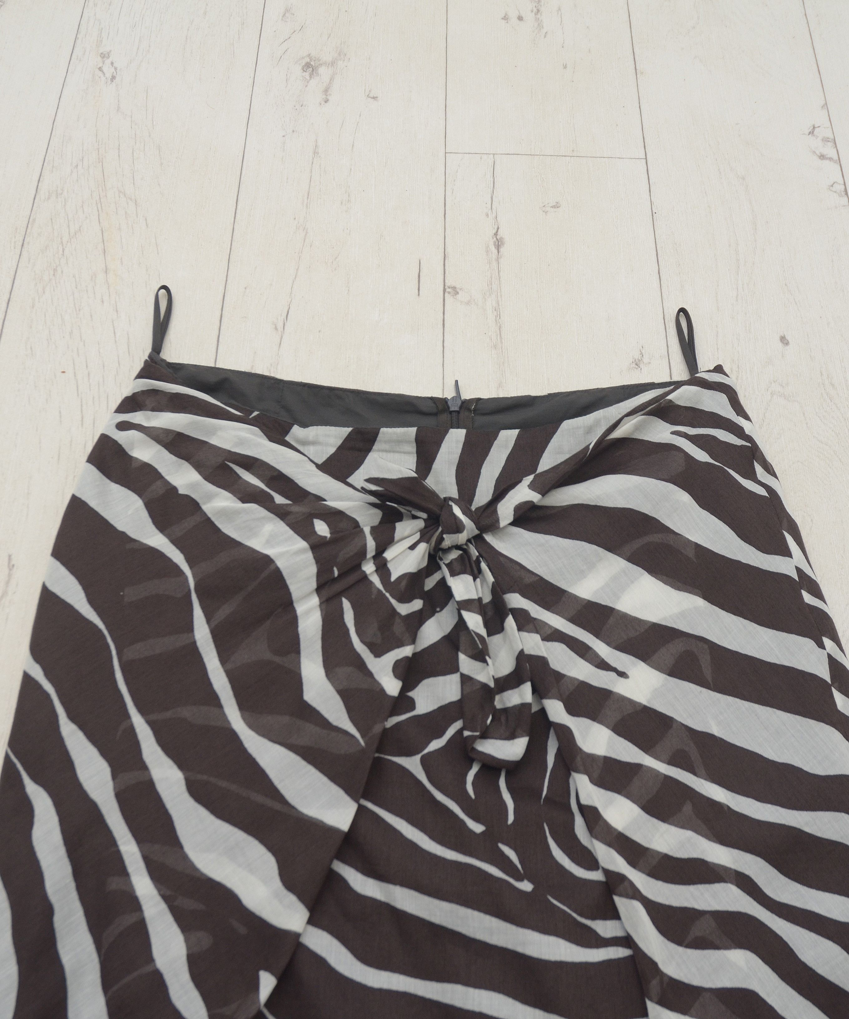Hugo Boss HUGO BOSS ZEBRA ANIMAL PRINT HIGH PENCIL SKIRT Size 28" / US 6 / IT 42 - 5 Thumbnail