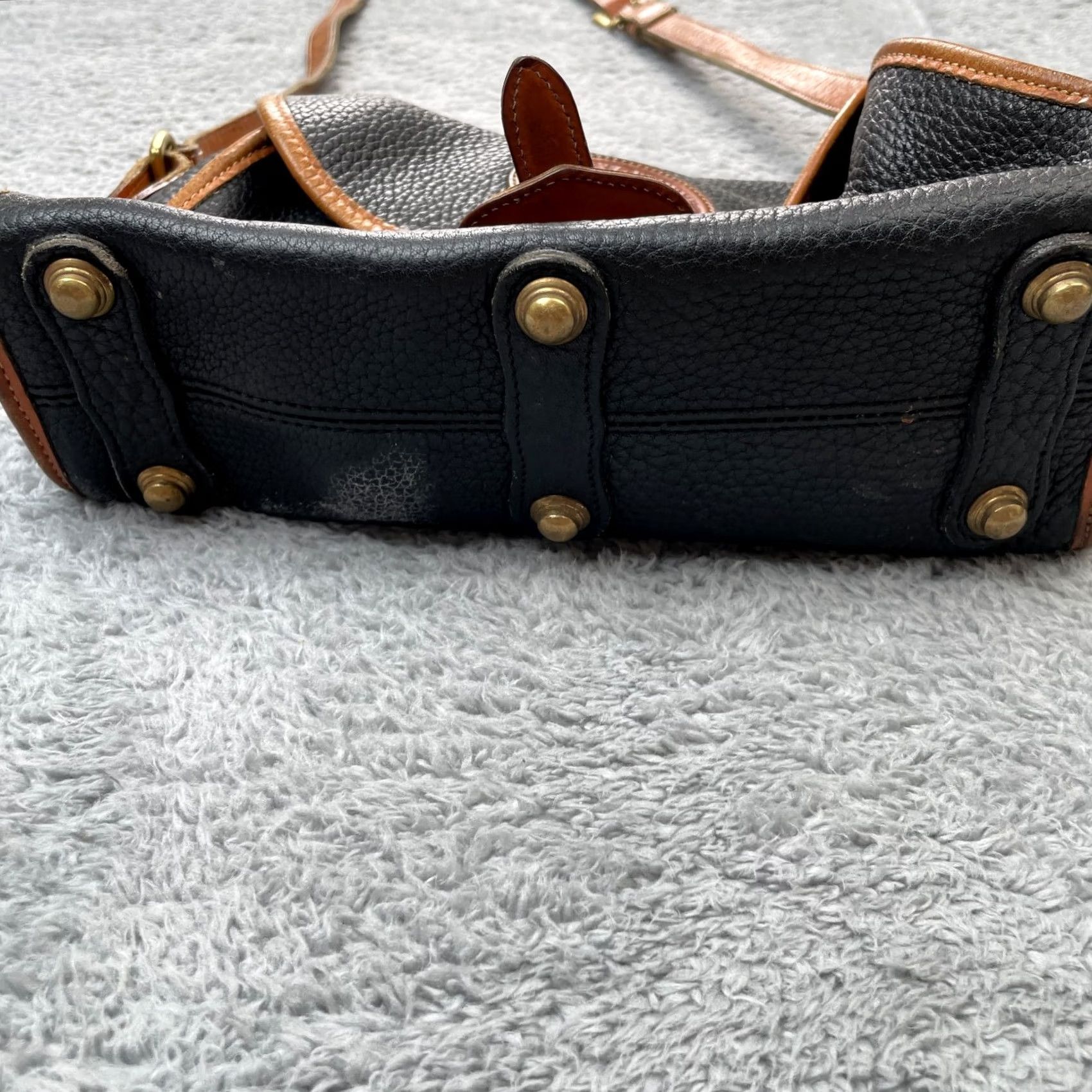 Dooney & Bourke VINTAGE Dooney & Bourke Essex Crossbody Bag Womens Black Leather Adjustable Strap Brown Hardware Gold Buckle Pebbled Leather Size ONE SIZE - 6 Thumbnail