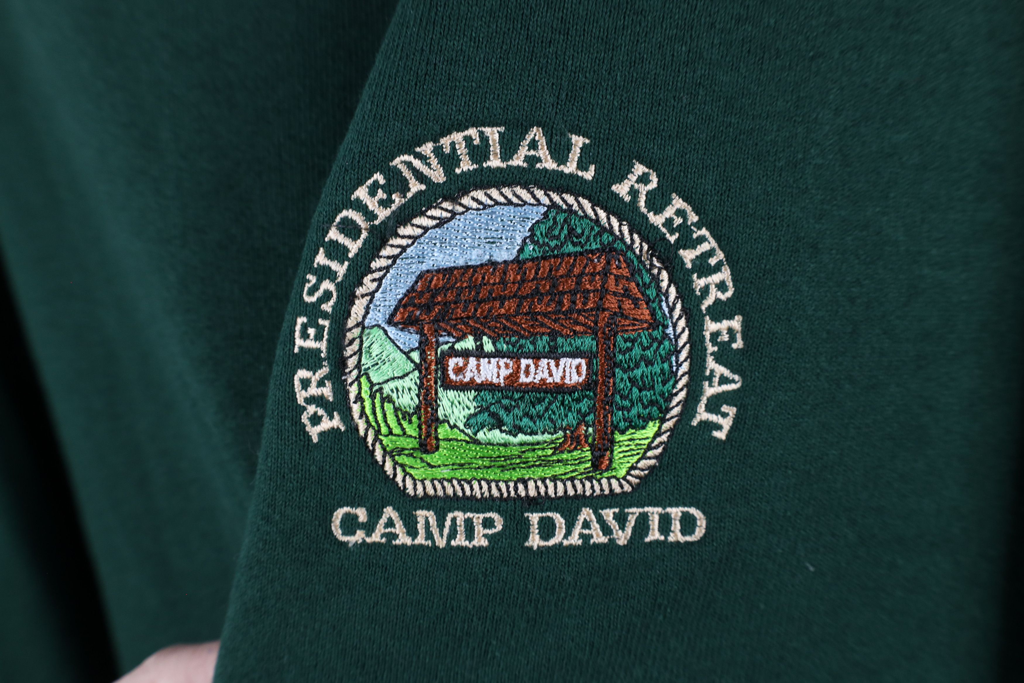 Vintage Vintage 90s Presidential Camp David Crewneck Sweatshirt Size US XXL / EU 58 / 5 - 4 Thumbnail