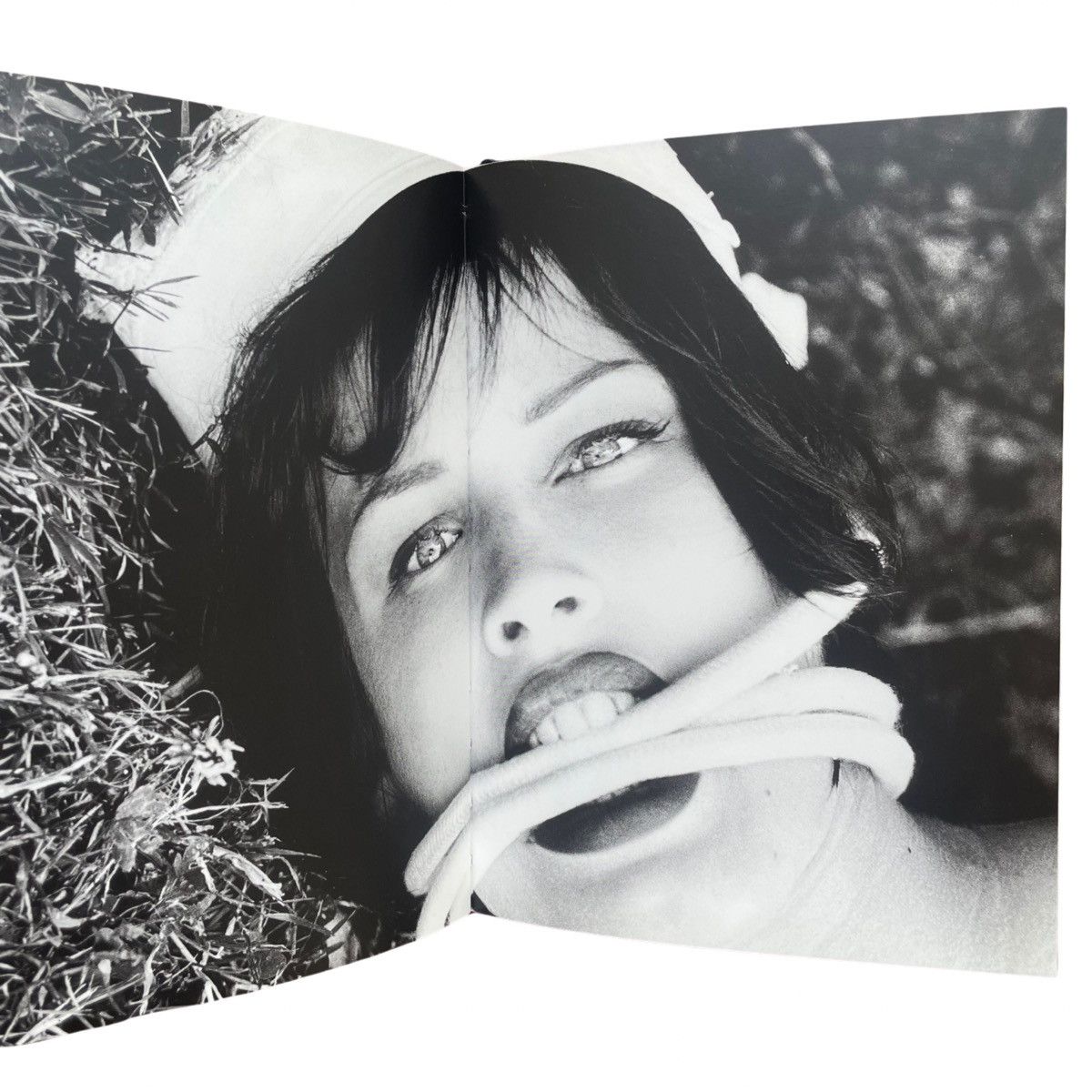 Designer × Vintage Ellen von Unwerth Revenge Book Signed Limited Edition 5/50 Size ONE SIZE - 8 Thumbnail