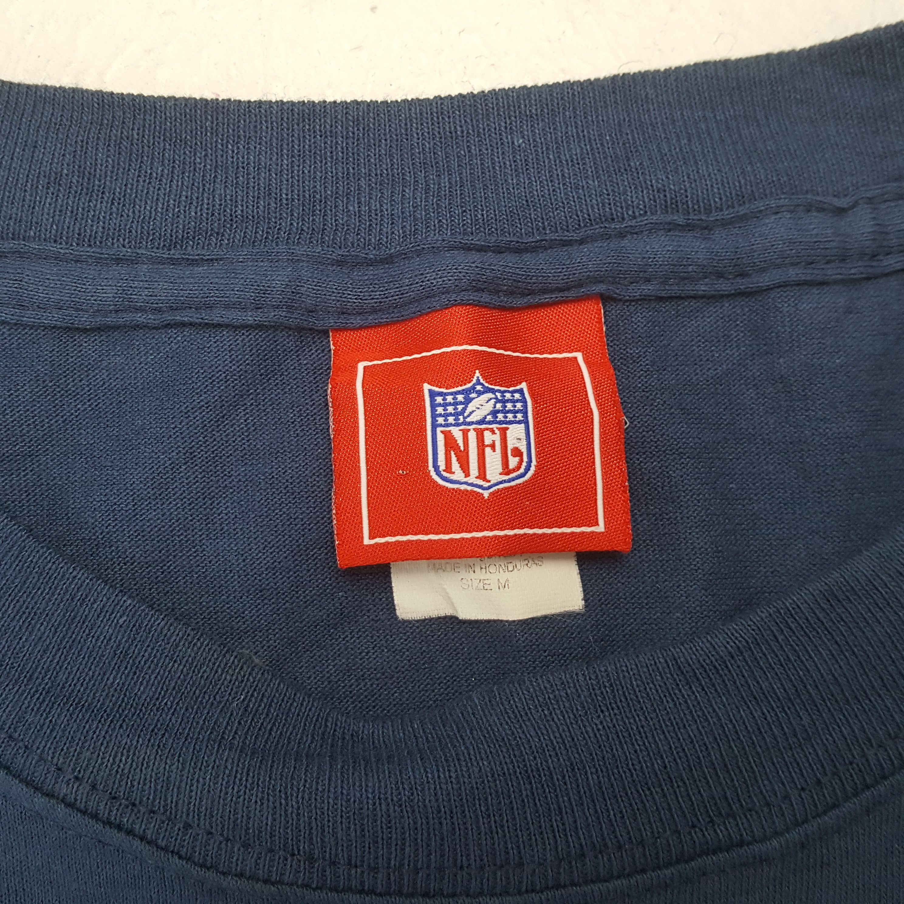 NFL NFL Tennessee TITANS Football Team Tshirt C285N41 Size US M / EU 48-50 / 2 - 4 Thumbnail