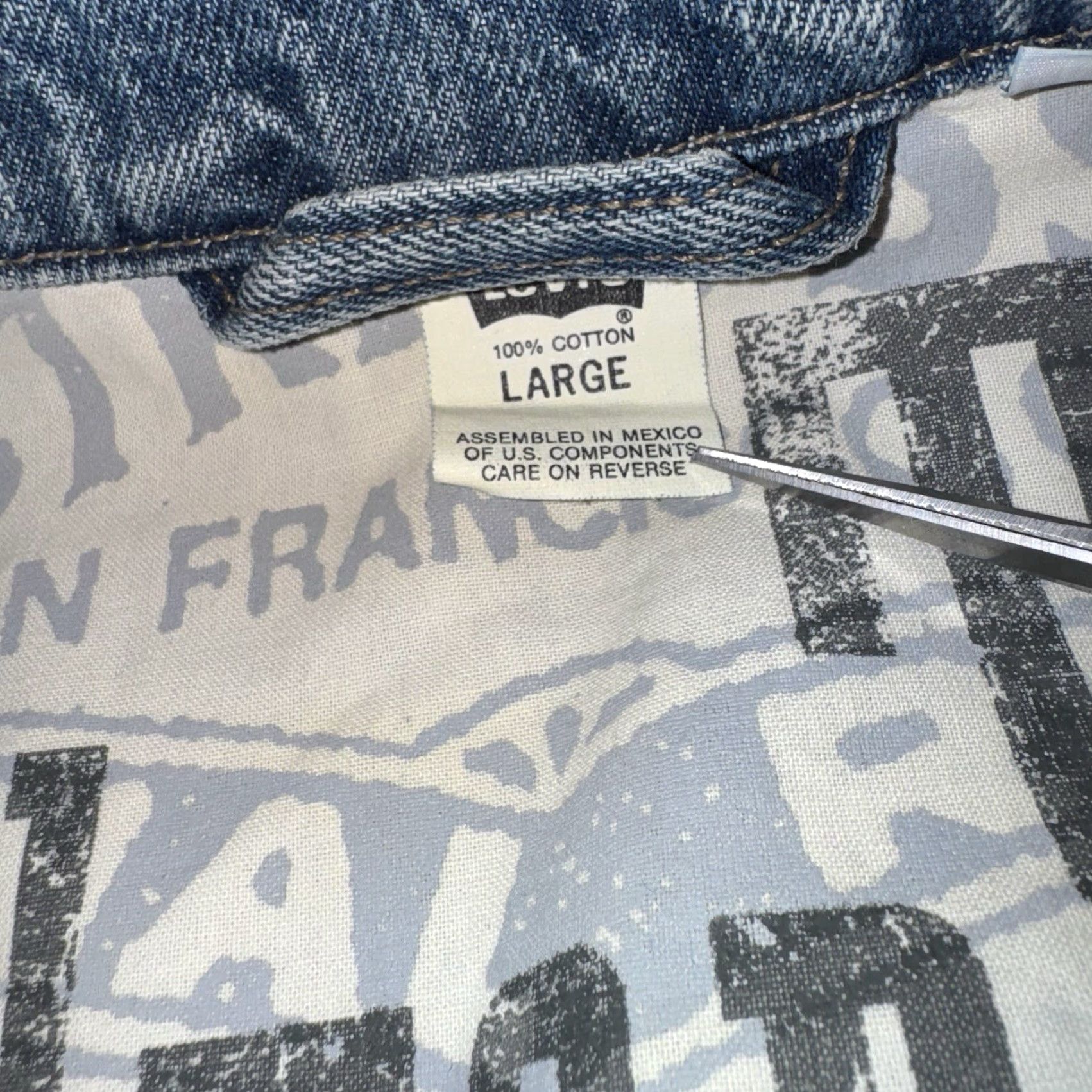 Levi's VINTAGE Levi's Trucker Jacket Mens L Blue Stonewash Denim Buckle 90s Size US L / EU 52-54 / 3 - 5 Thumbnail