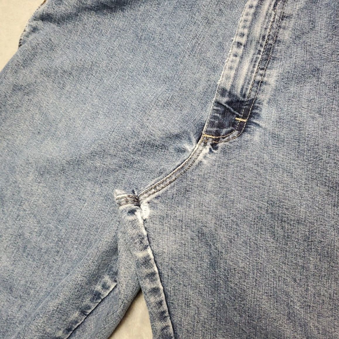 Wrangler Wrangler Jeans Mens 36x34 Faded Blue Denim Relaxed Cotton Carpenter Cargo Pants Jeans Mens 36 Blue Denim Carpenter Cargo Pants Wrangler Size US 36 / EU 52 - 6 Thumbnail