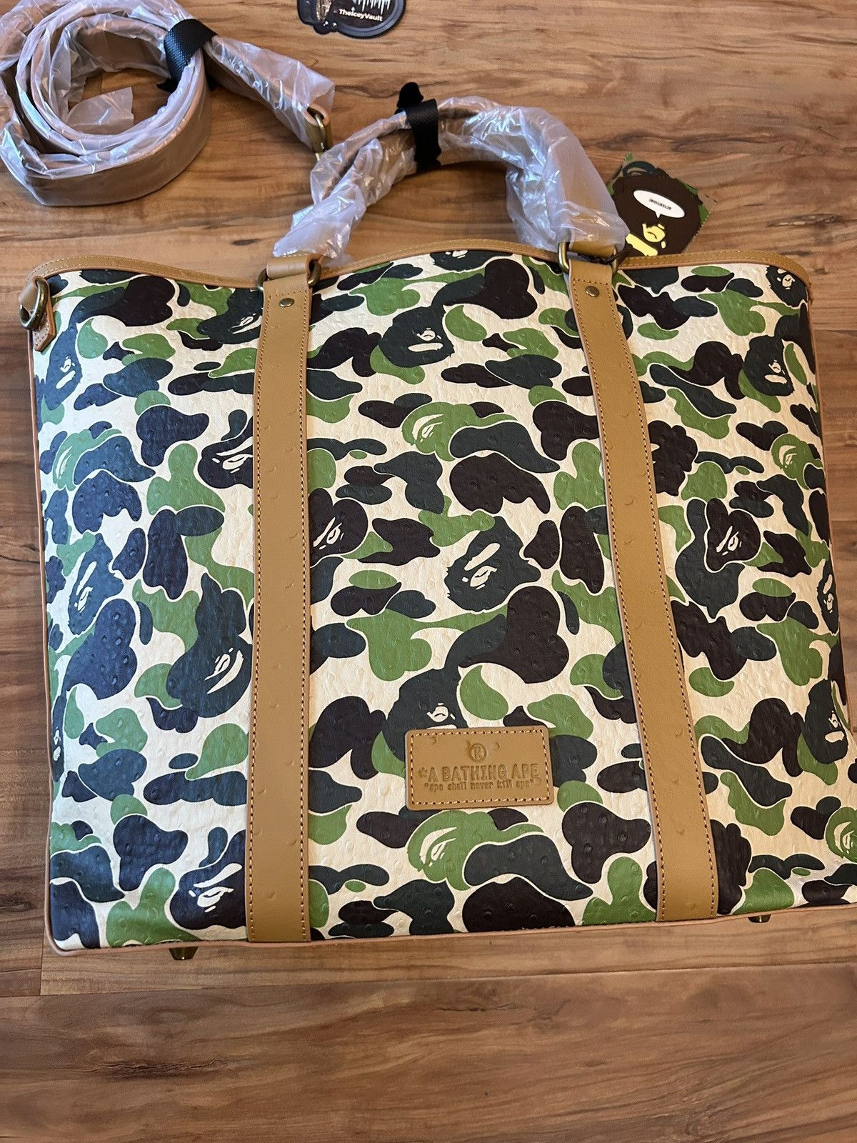 Bape NEW Bape Green ABC Camo PU Ostrich Leather Tote Bag Size ONE SIZE - 4 Thumbnail