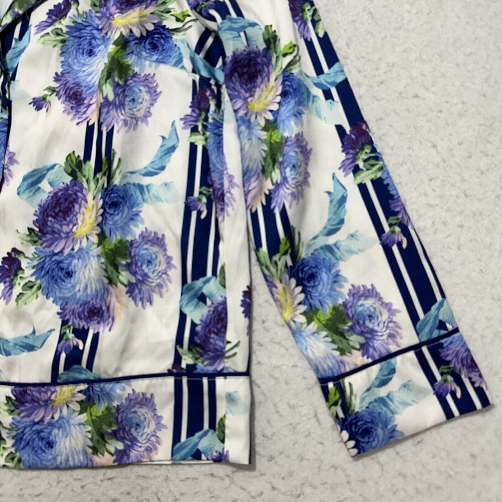 J.Crew J. Crew XS Drapey Button Up Floral Flower Stripe Blouse Top Size XS / US 0-2 / IT 36-38 - 6 Thumbnail