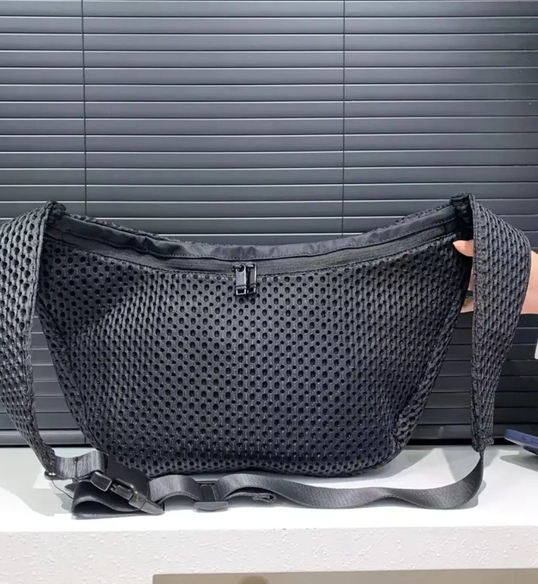Vintage Minimalist Black Mesh Shoulder Bag Y2K Carry Size ONE SIZE - 3 Thumbnail