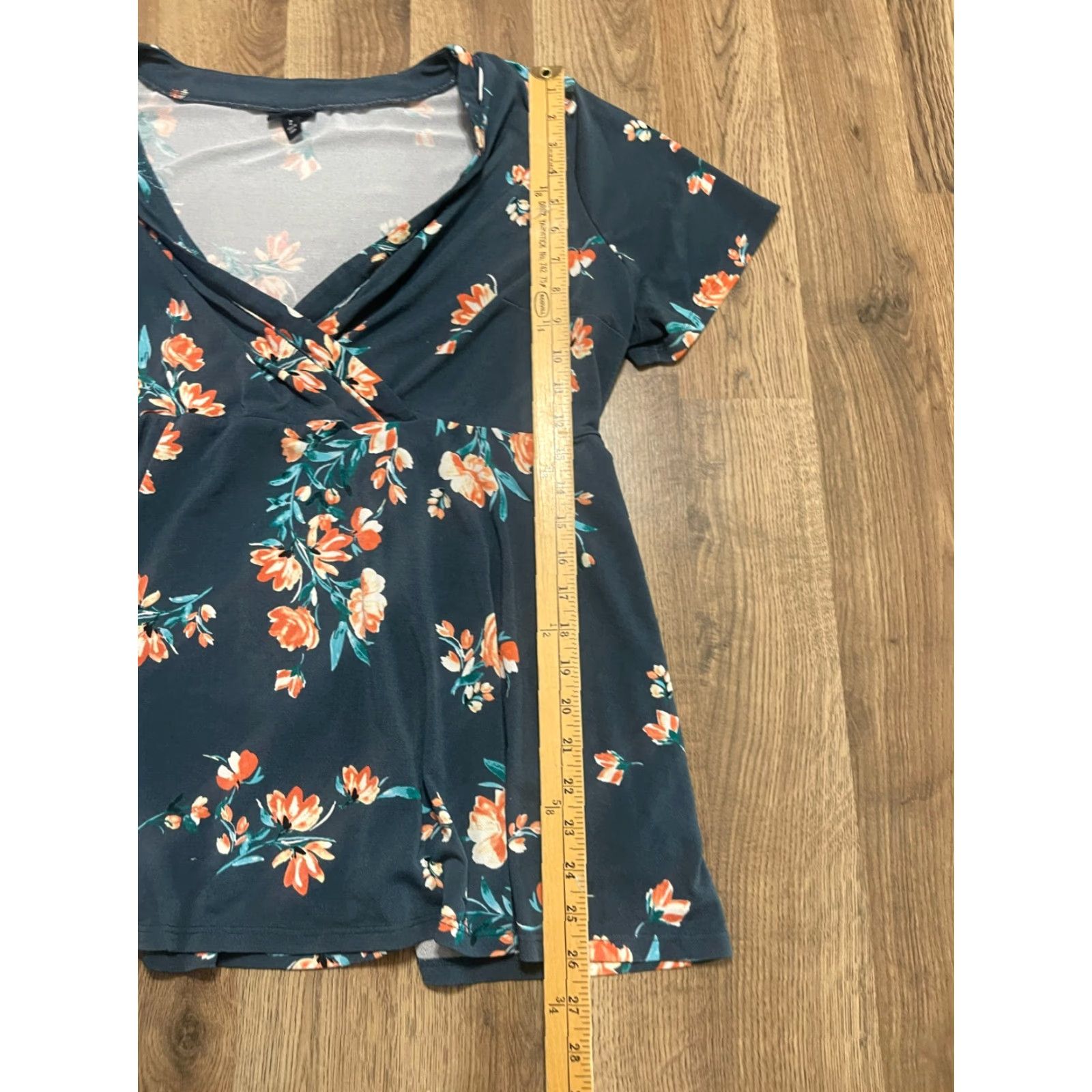 Torrid Torrid Blouse Women's 2X Floral Short Sleeve V-Neck Pullover Casual Modern Basic Orange Blue White Size XXL / US 16-18 / IT 52-54 - 7 Thumbnail