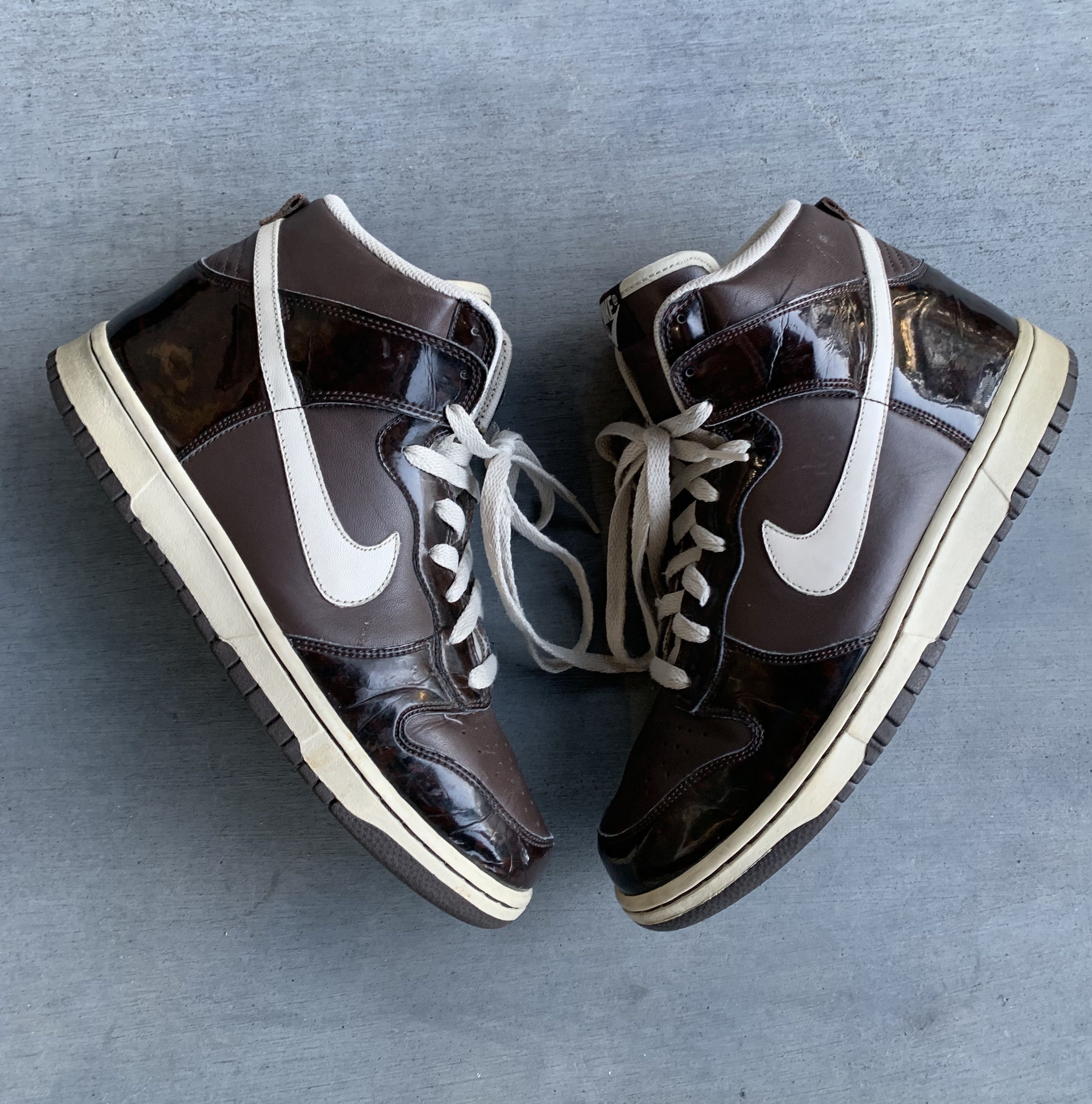 image of Nike 2006 Travis Scott Wood Grain Dunks Shoes in Brown/Cream, Men's (Size 9)