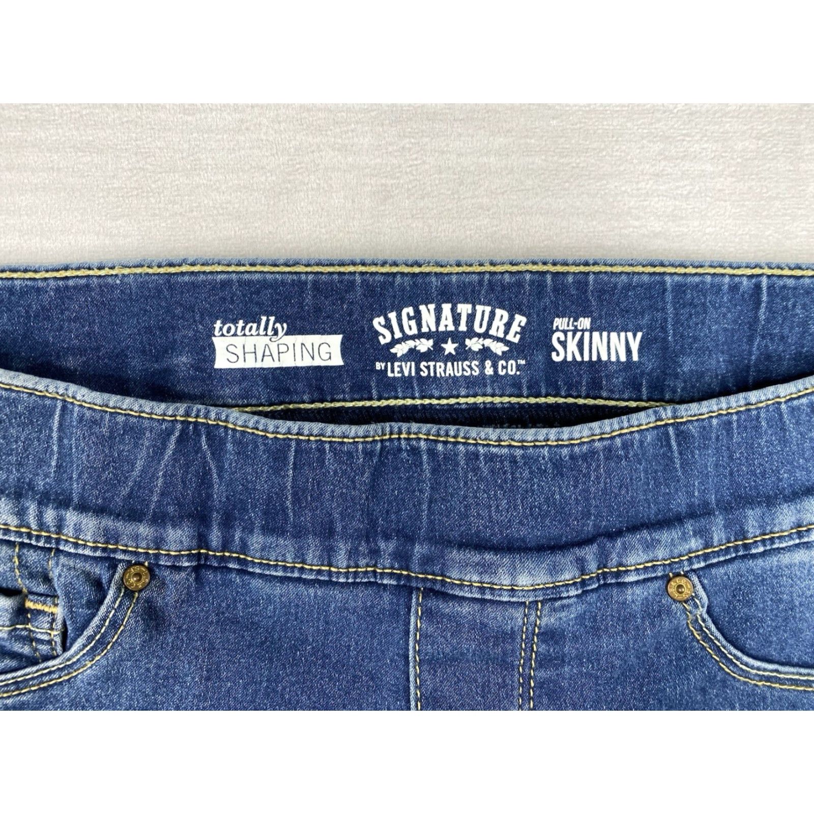 Levi's Levis Signature Jeans Womens 16S Shaping Pull On Super Skinny Stretch Blue Denim Casual Jeans 16 short Womens Levi's Signature Jeans Size 38" / US 16 / IT 52 - 5 Thumbnail