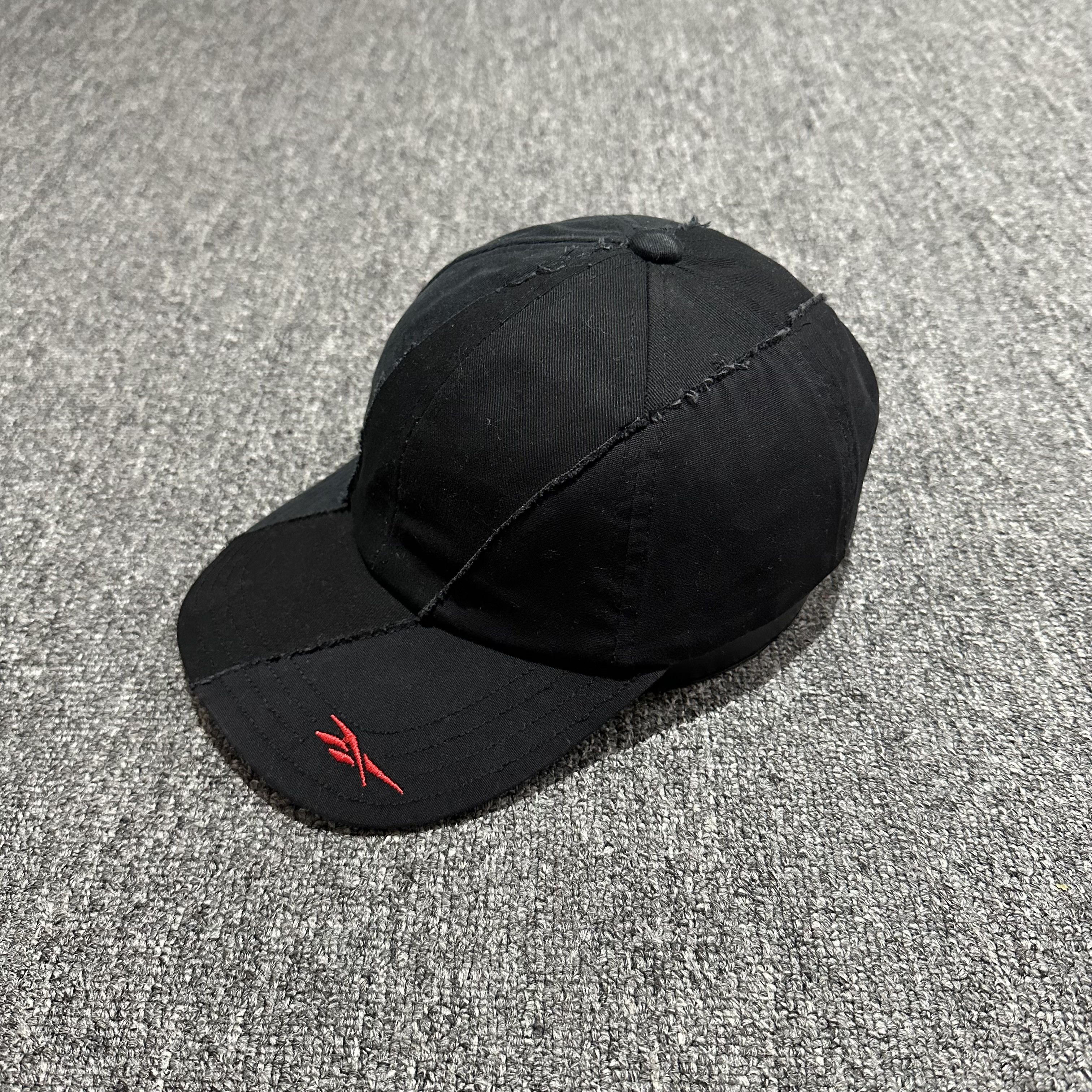 Reebok × Vetements AW17 Runway Vetements Reebok Reconstructed Hat Size ONE SIZE - 2 Thumbnail