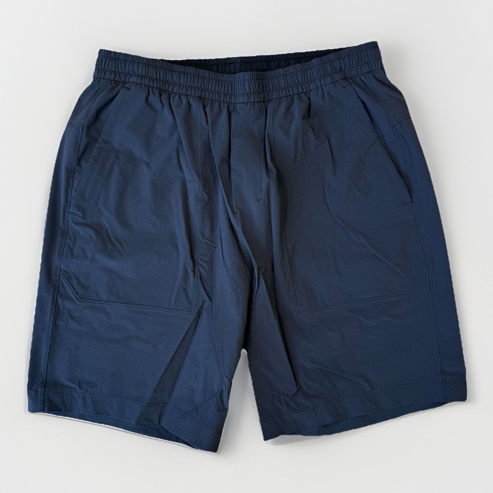 Lululemon Lululemon Bowline Shorts Medium Black Workout Athleisure Size US 29 - 1 Thumbnail