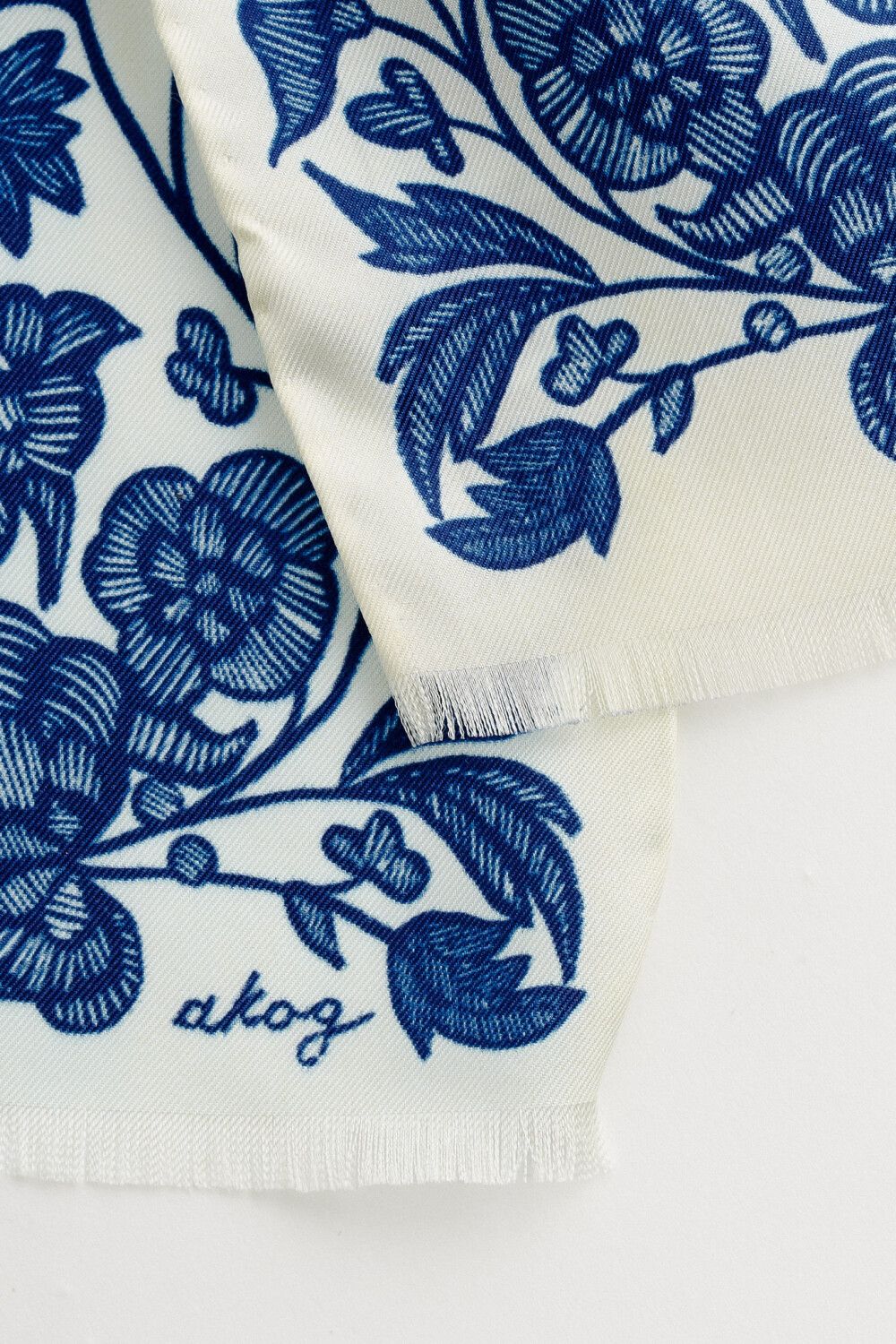 A Kind Of Guise 💚 SS24 A Kind Of Guise Twilly Blue Flowers NEW Size ONE SIZE - 5 Thumbnail