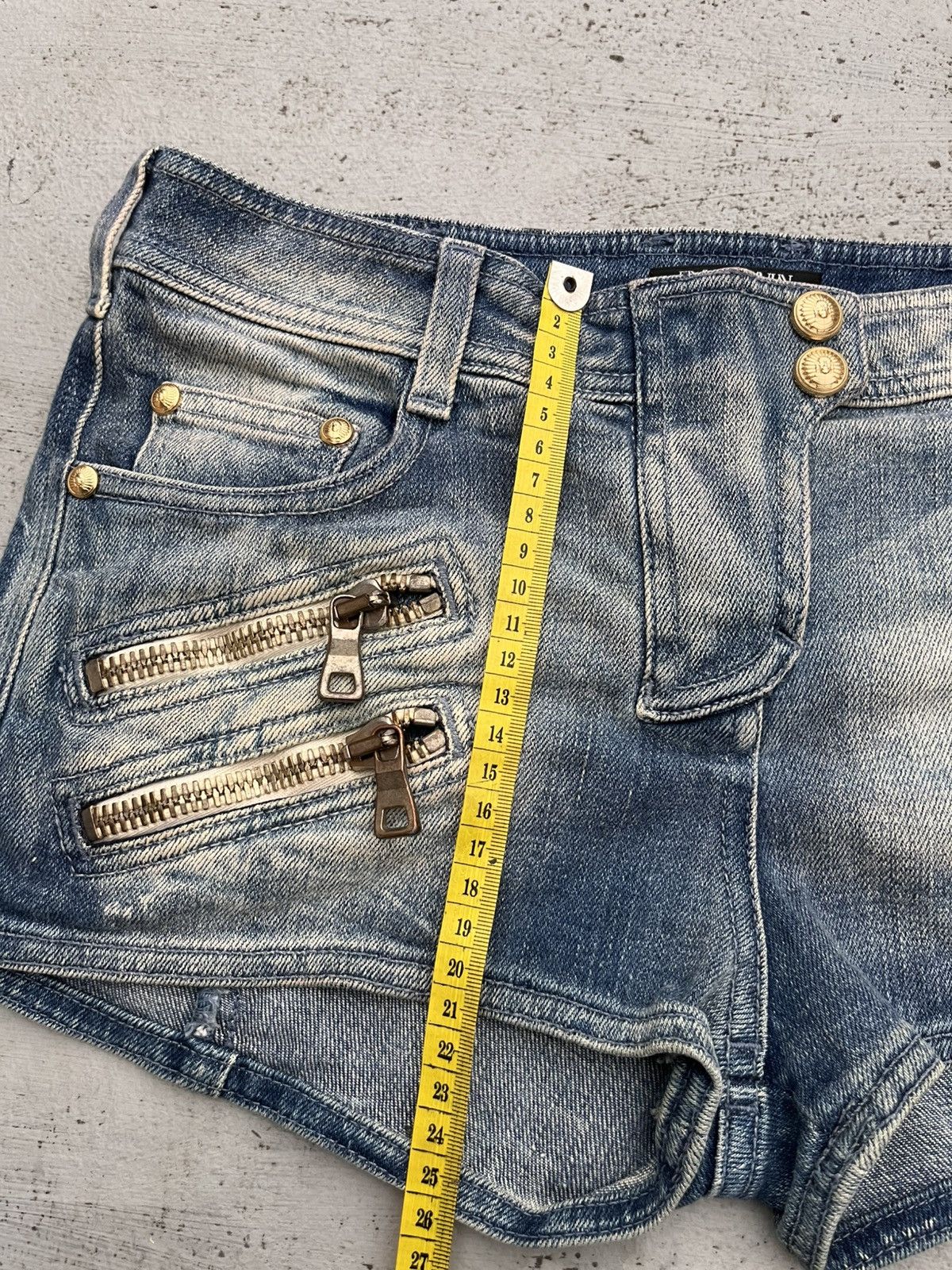 Balmain BALMAIN DENIM SHORTS PANTS Size 36" / US 14 / IT 50 - 4 Thumbnail