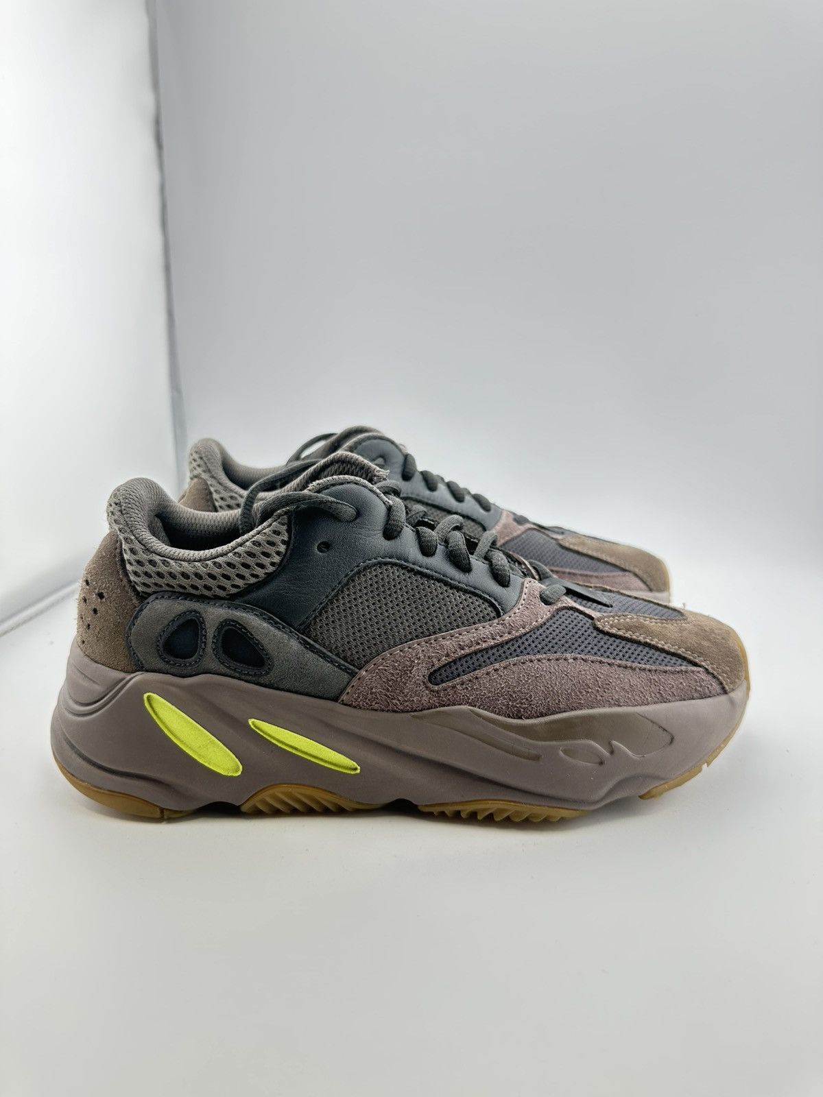 Adidas × Yeezy SAMPLE KIM K YEEZY 700 SIZE 5.5 Size US 5.5 / EU 38 - 1 Thumbnail
