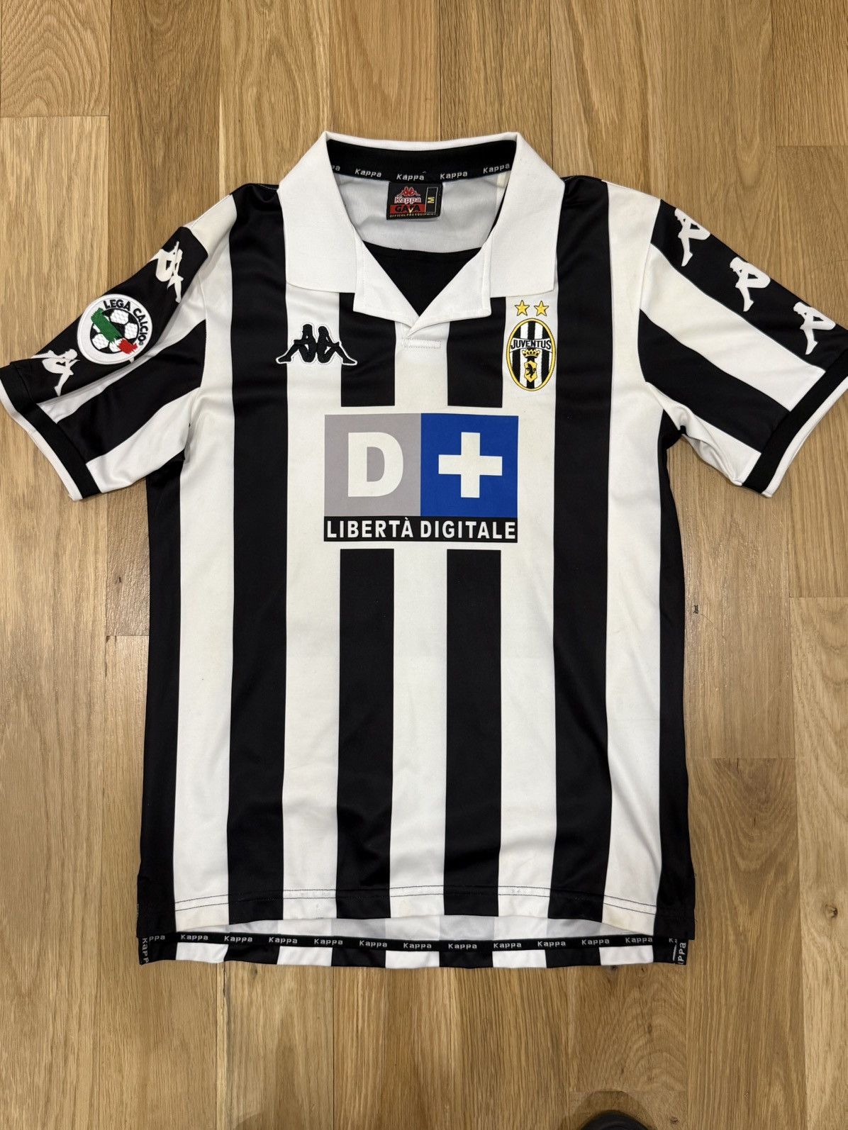 Vintage 1999-00 Juventus Kappa Home Shirt - Davids #26 (M)