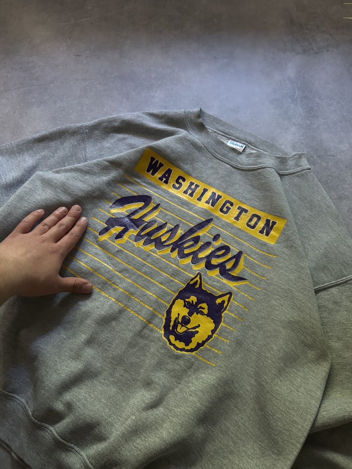Vintage Vintage Washington Huskies Big logo sweatshirt 00s mens Size US L / EU 52-54 / 3 - 3 Thumbnail