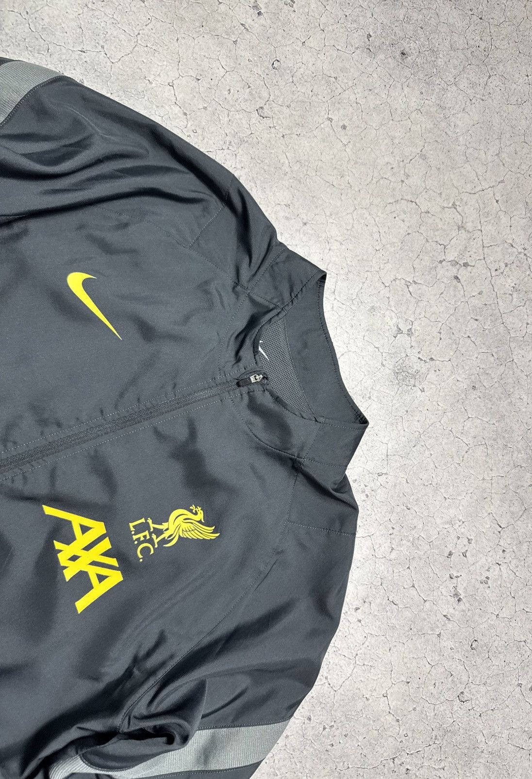 Nike Nike FC Liverpool Nylon Football Track Suit Jacket And Pants Size US M / EU 48-50 / 2 - 5 Thumbnail