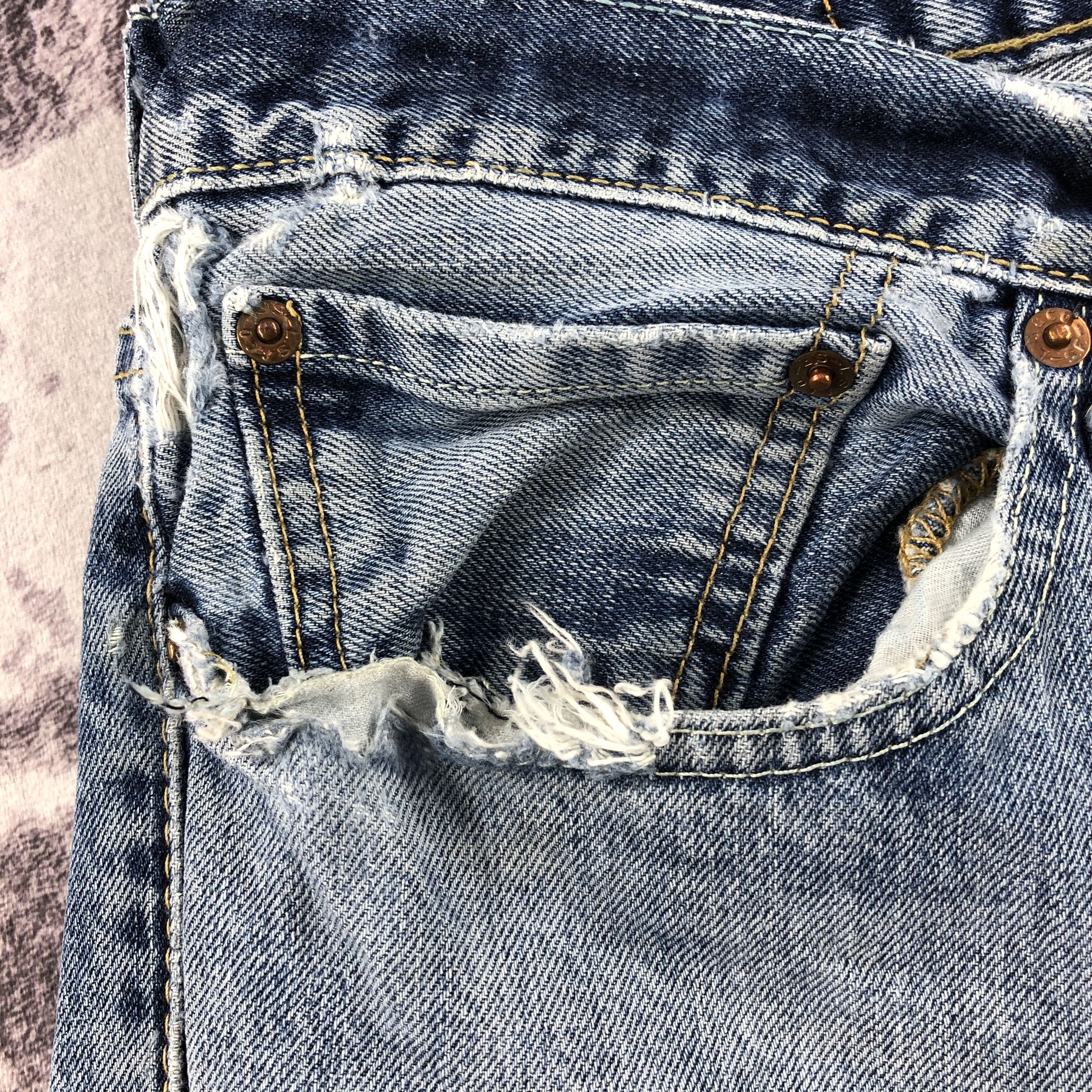 Levi's × Vintage Vintage Blue Wash Levis 501 Jeans-JM2308 Size US 37 - 13 Thumbnail