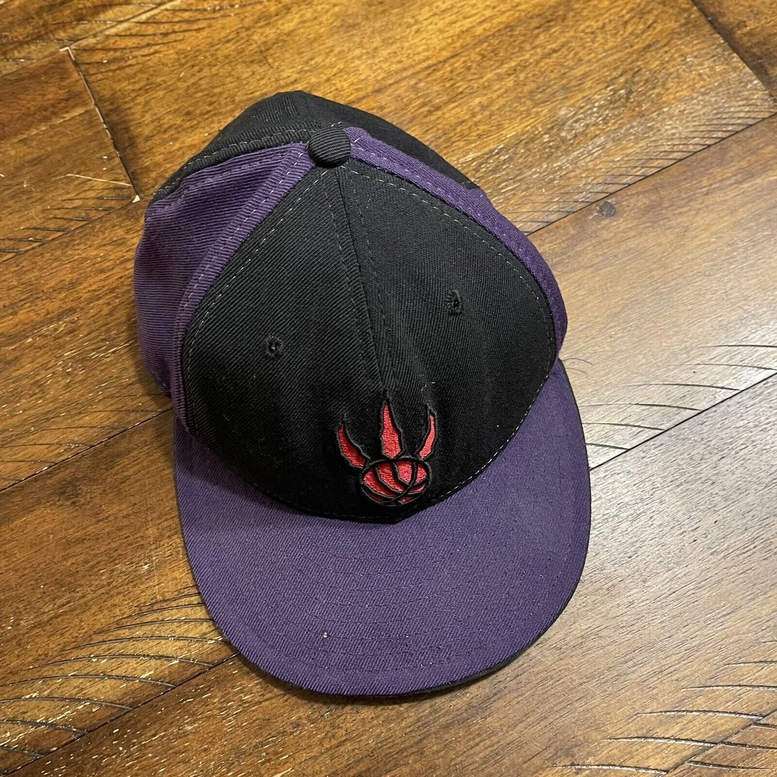 New Era Vtg New Era Toronto Raptors Hat Sz 7 Fitted Y2K Vince Size ONE SIZE - 4 Thumbnail