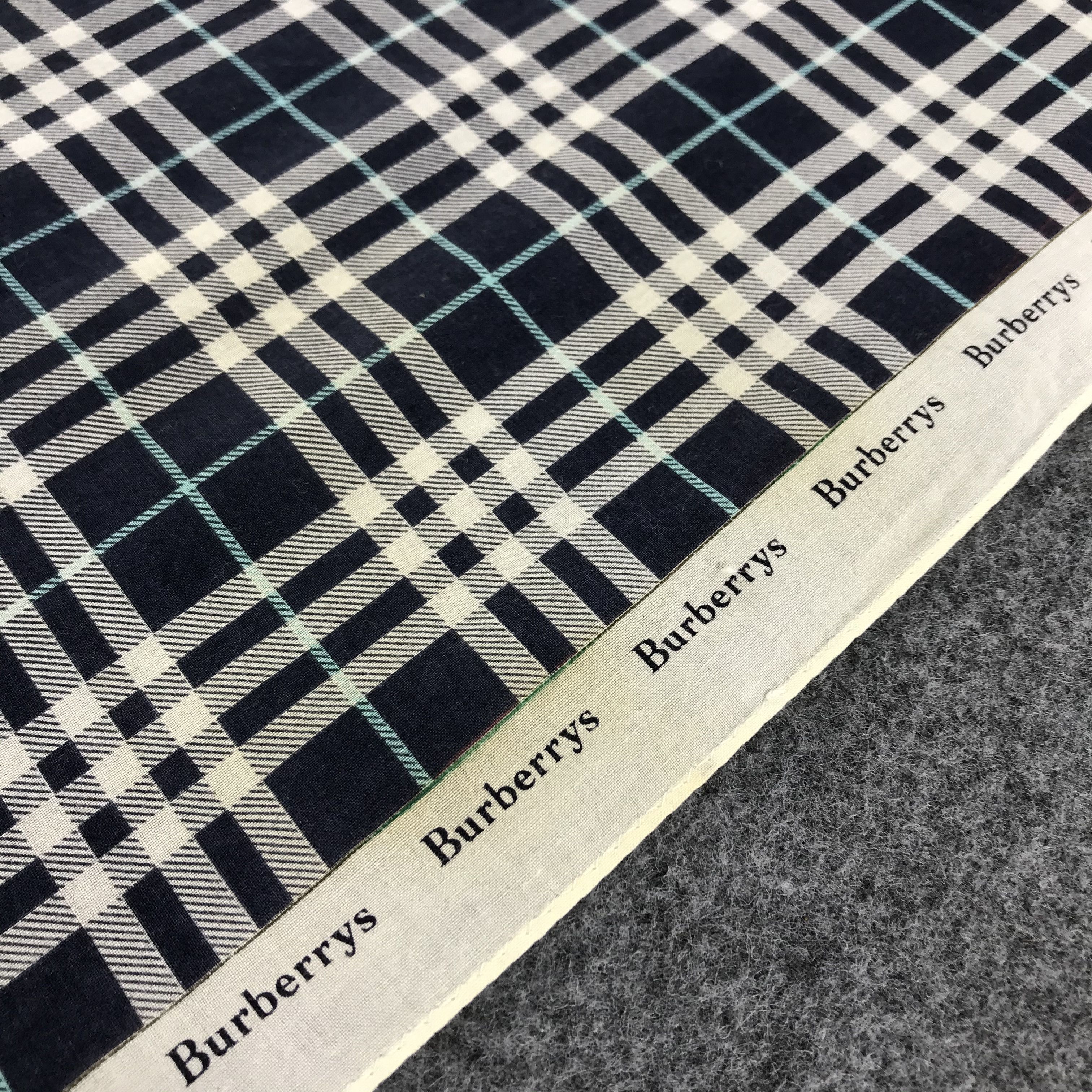 Burberry Burberrys Handkerchief Neckerchief Bandana H266 Size ONE SIZE - 6 Thumbnail
