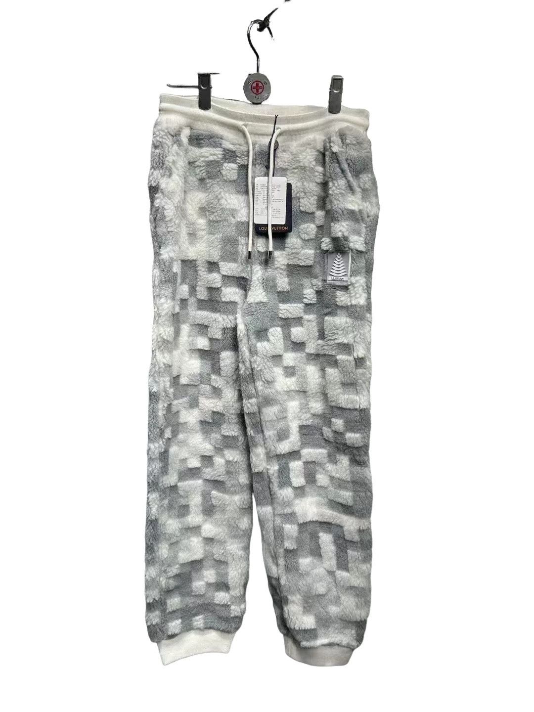 Louis Vuitton Louis Vuitton Mosaic Fleece Sweatpants S Size US 30 / EU 46 - 1 Thumbnail