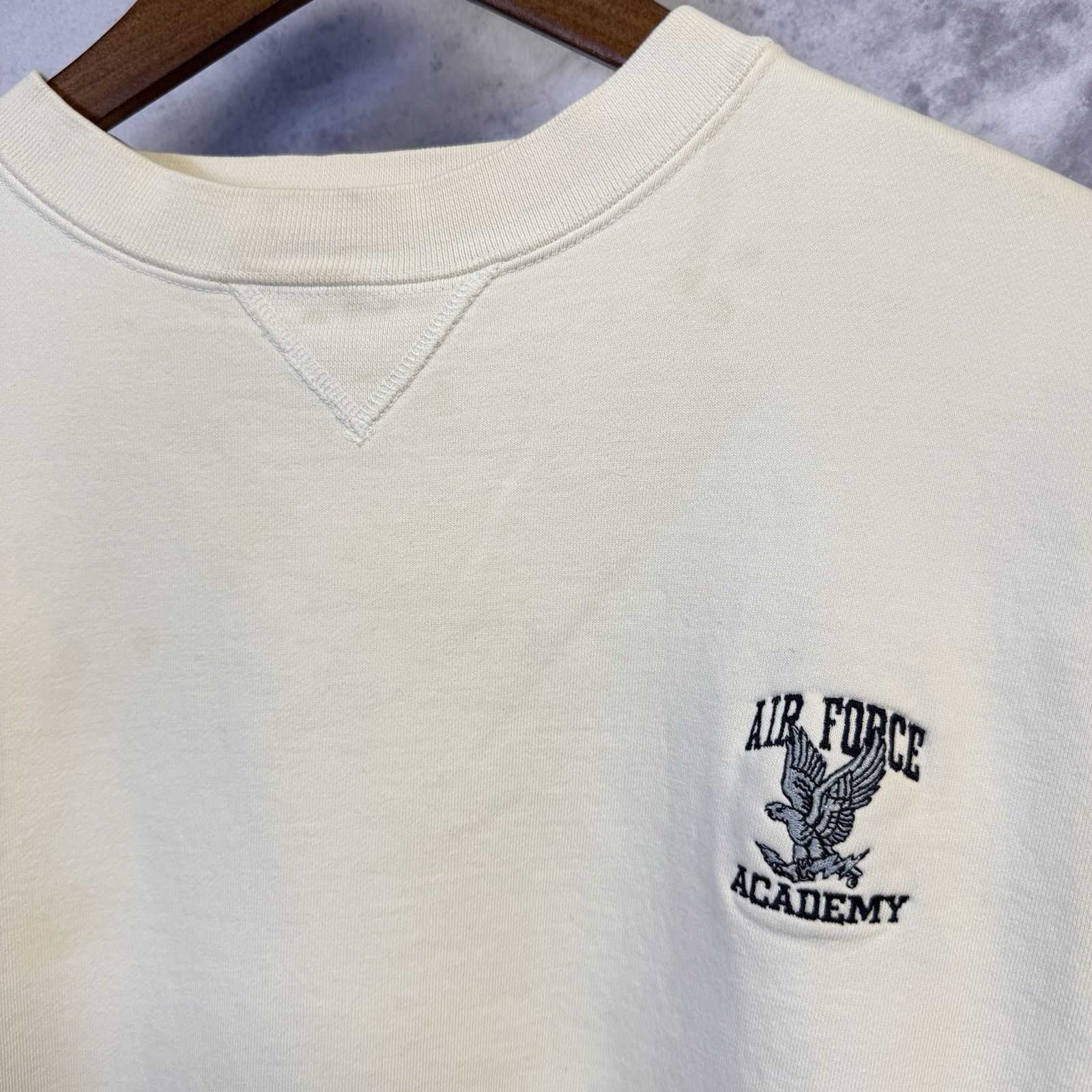 Vintage Vintage Air Force Academy Sweatshirt Mens Large White Crew N Size US L / EU 52-54 / 3 - 1 Thumbnail