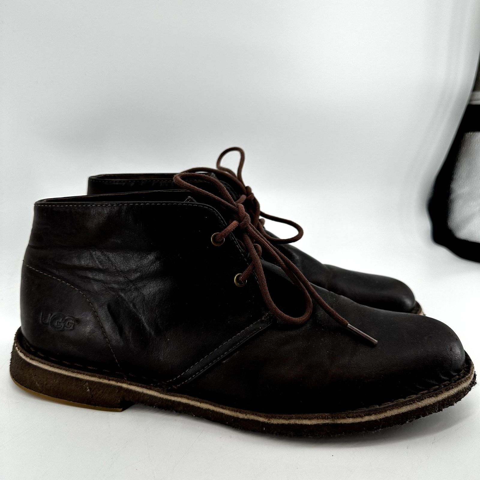 UGG Boots Mens 12 Leighton Black Leather Chukka Desert Crepe Sole Lace Up Casual UGG Leighton Black Crepe Leather Lace Up Desert Chukka Boots  main image 2