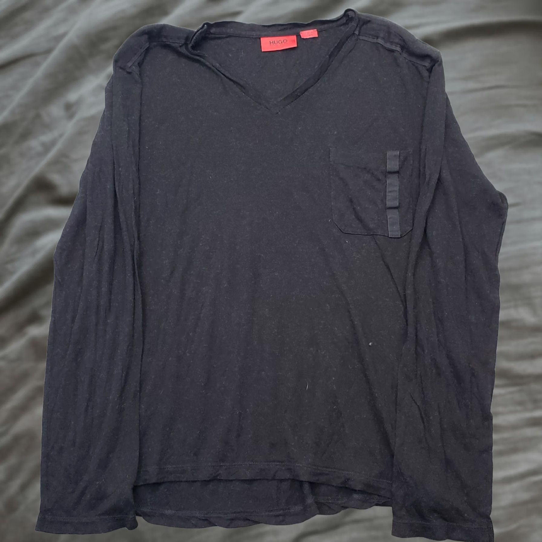 Hugo Boss Hugo Boss Shirt Mens L Black V-Neck Long Sleeve Pocket Pullover Size US L / EU 52-54 / 3 - 1 Thumbnail