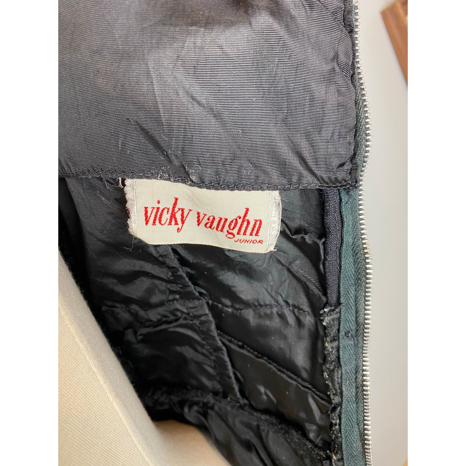 Vintage Vintage 1960 Vicky Vaughn Jr Black Sheath Party Dress, Sz 6 Size M / US 6-8 / IT 42-44 - 6 Thumbnail