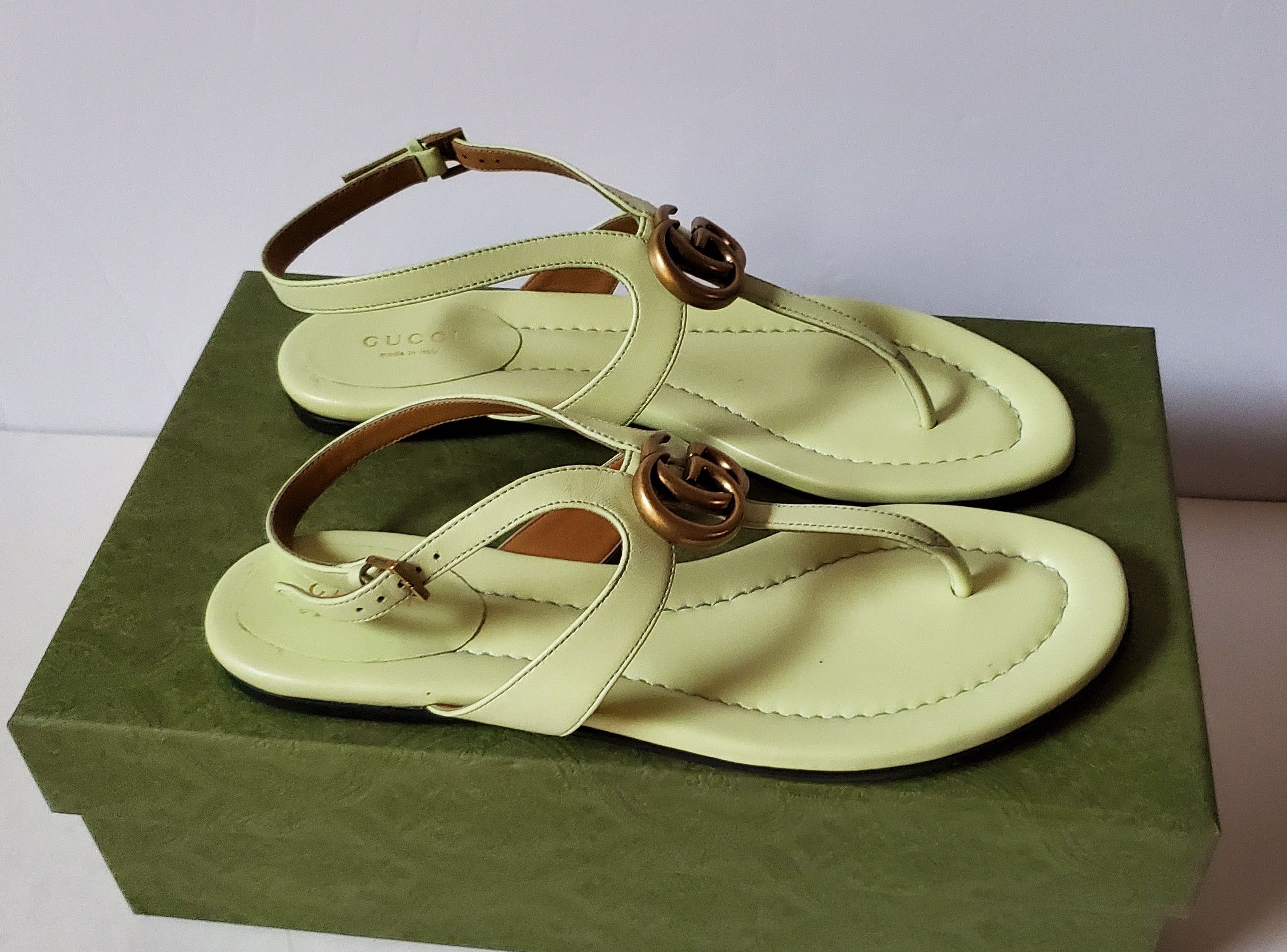 Gucci NIB Gucci Marmont GG patent leather thong sandals IT 37.5 Size US 7.5 / IT 37.5 - 4 Thumbnail