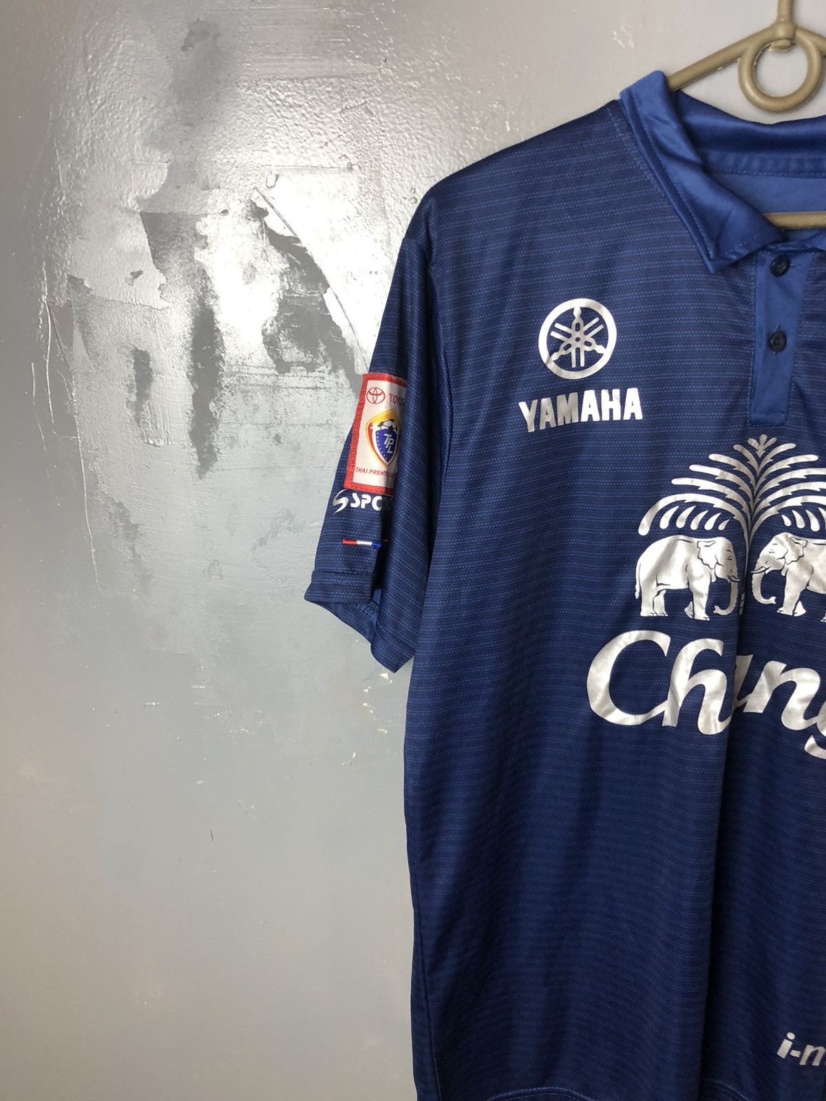 Other Men’s soccer jersey Buriram United size L Size US L / EU 52-54 / 3 - 2 Thumbnail