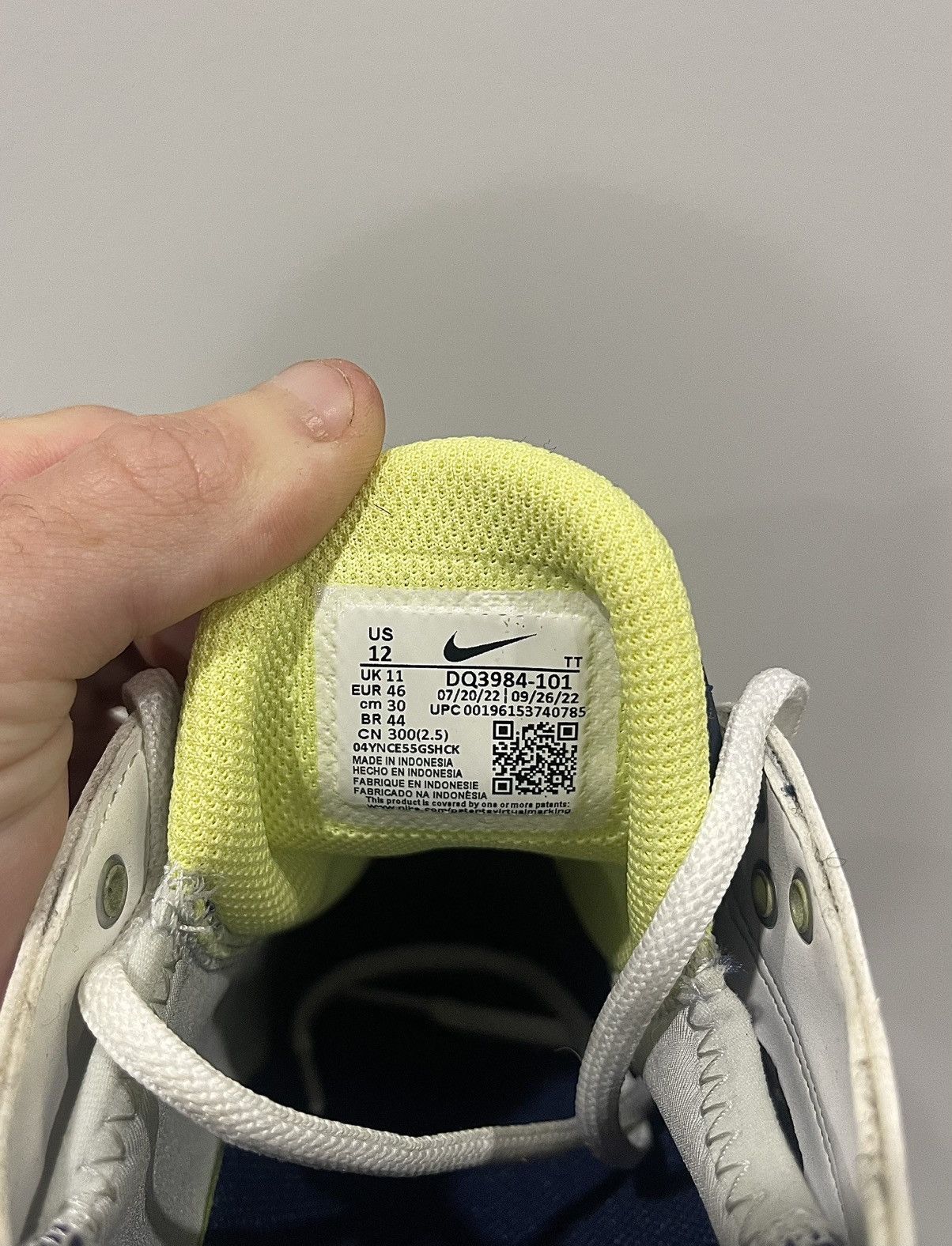 Nike Nike Air Max TW (White and Navy colourway) Size US 10 / EU 43 - 5 Thumbnail