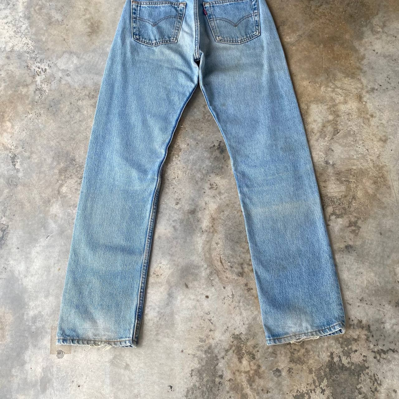 Levi's Vintage Clothing VINTAGE 90S LEVIS 501 WOMEN BLUE STONEWASH GRUNGE DENIM Size 28" / US 6 / IT 42 - 7 Thumbnail
