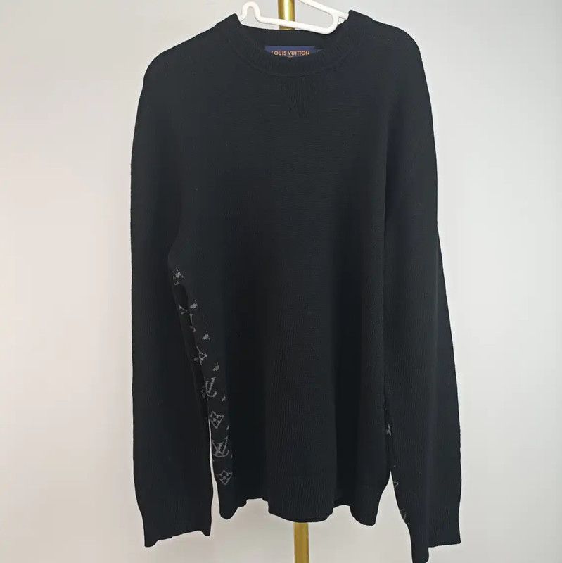 Louis Vuitton Louis Vuitton Black Cashmere Knit Sweater 0089 Size L / US 10 / IT 46 - 1 Thumbnail