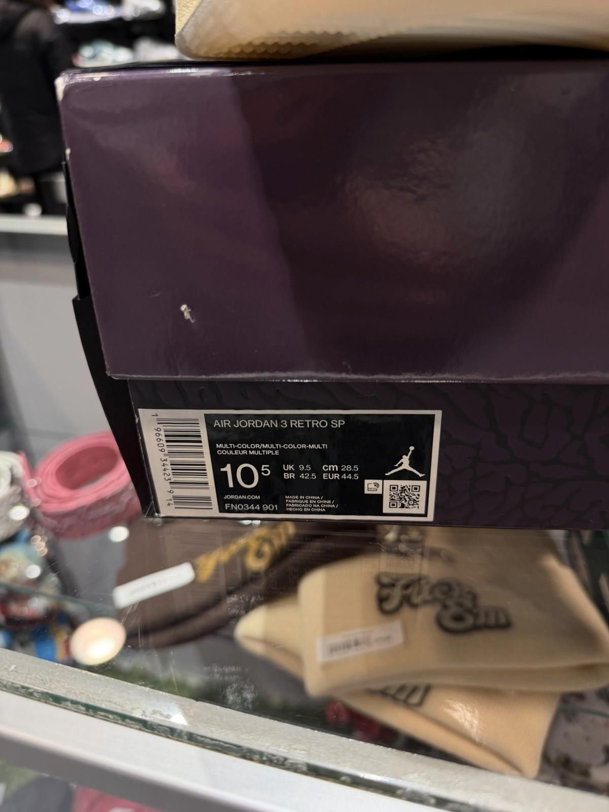 Jordan Brand 10.5 - Nike Air Jordan 3 Retro SP J Balvin Medellin Sunset Size US 10.5 / EU 43-44 - 9 Thumbnail