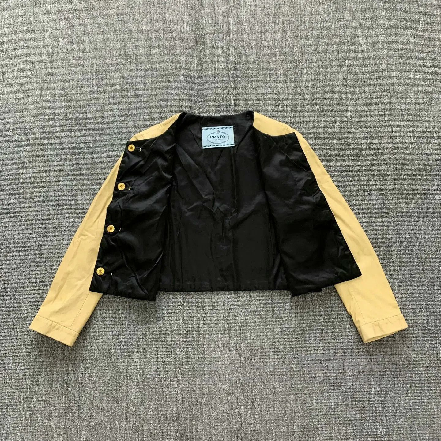 Prada beige short leather jacket with triangle logo. Size M / US 6-8 / IT 42-44 - 9 Thumbnail