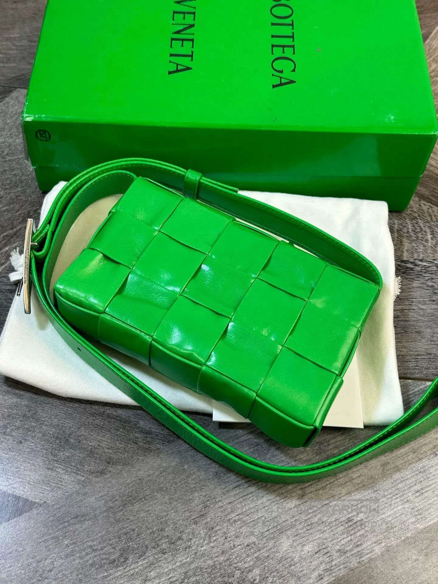 Bottega Veneta BV Cassette 15 Grid Messenger Bag. Size ONE SIZE - 4 Thumbnail