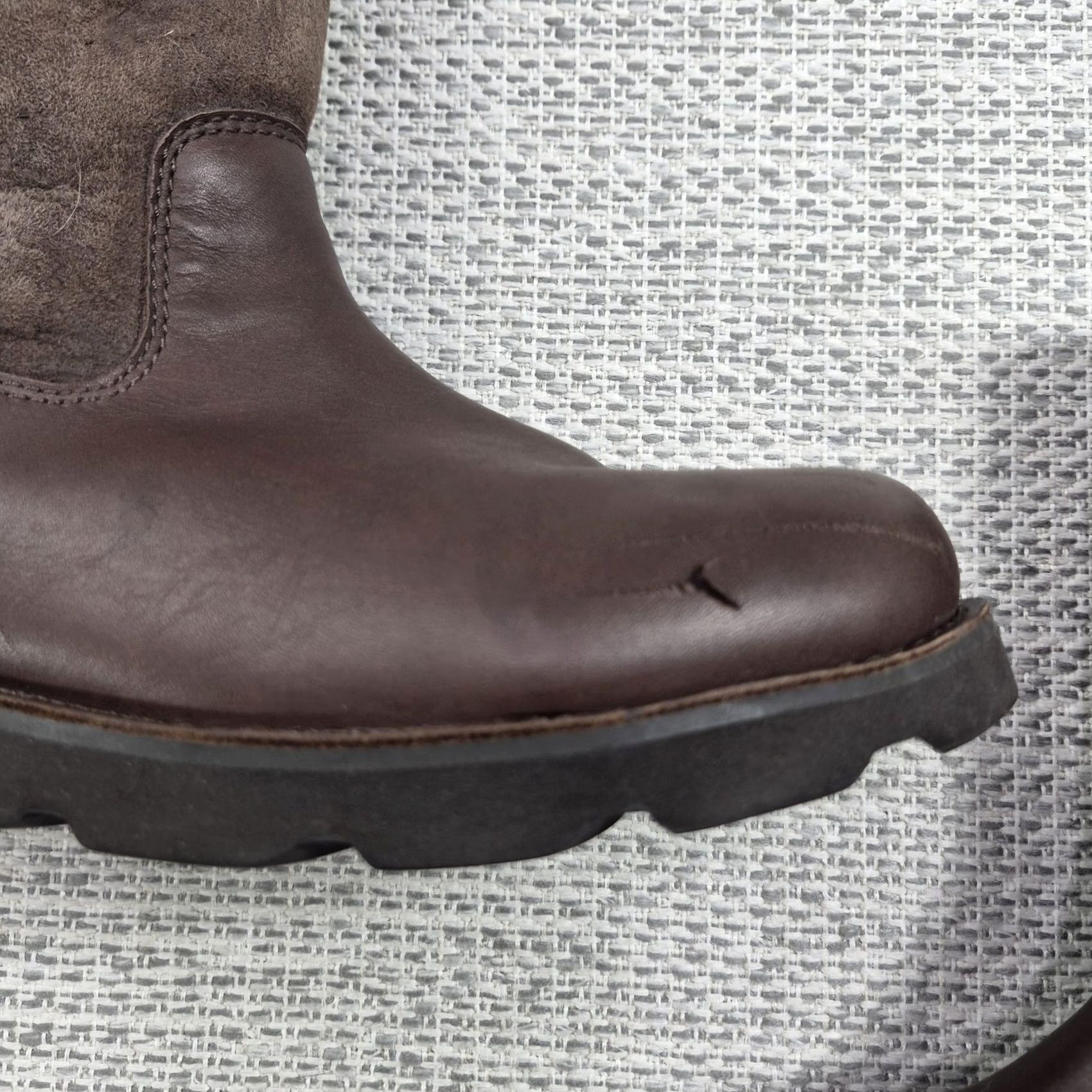 Ugg UGG 5790 Boots Mens Size 12 Brown Leather Shearling Vibram Winter Size US 12 / EU 45 - 7 Thumbnail