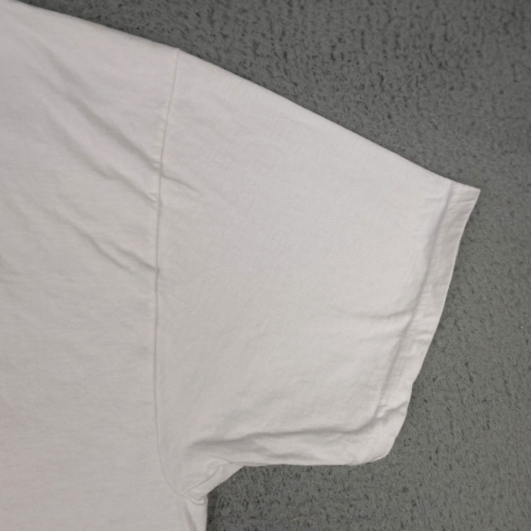 Hanes VINTAGE Hanes Snickers Shirt Mens XL White Graphic Print 90s Candy Promo Size US XL / EU 56 / 4 - 6 Thumbnail