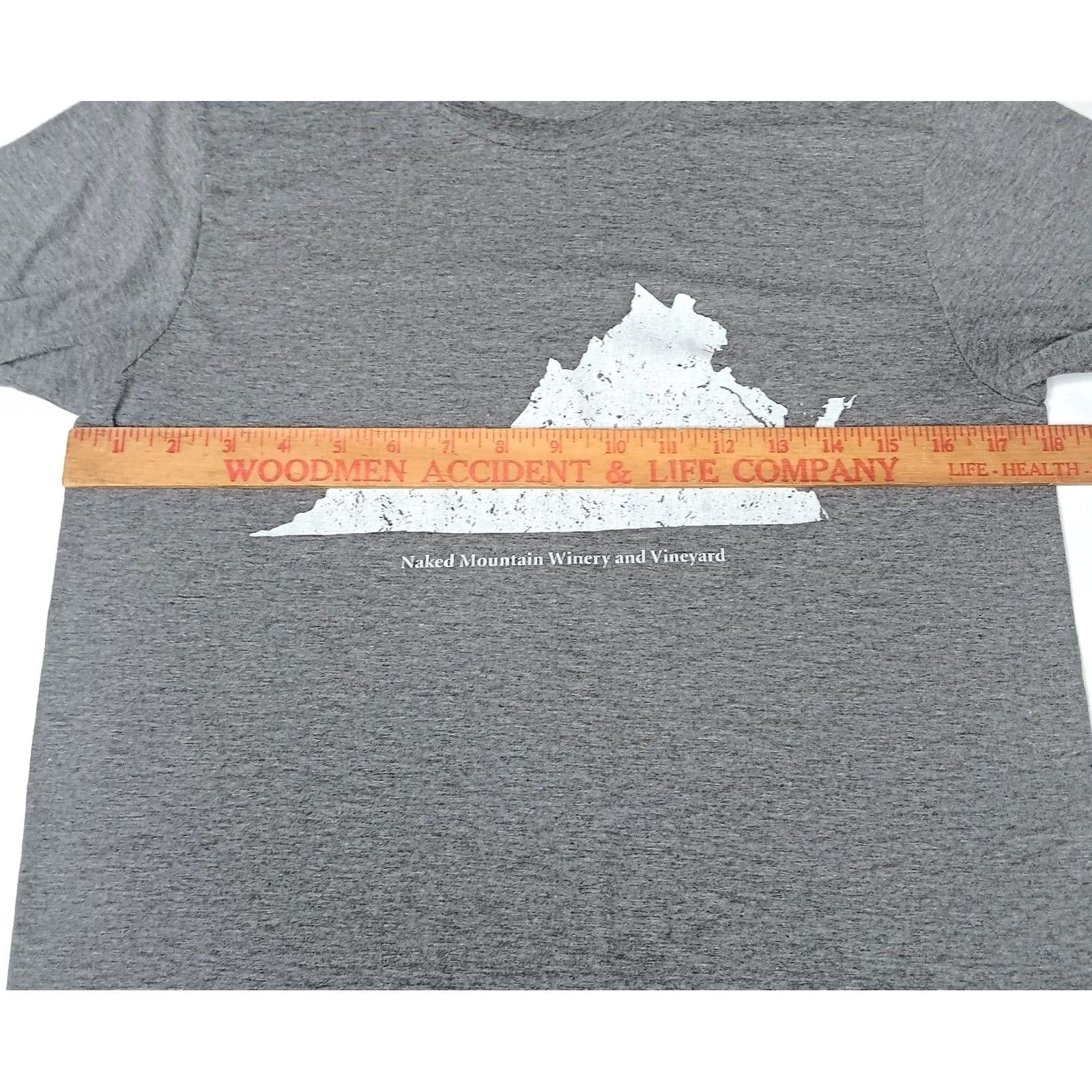 Vintage District Naked Mountain Winery Shirt S Gray Short Sleeve Crew Neck T-Shirt Men Graphic Print Virginia Winery Wine Theme Size US S / EU 44-46 / 1 - 5 Thumbnail