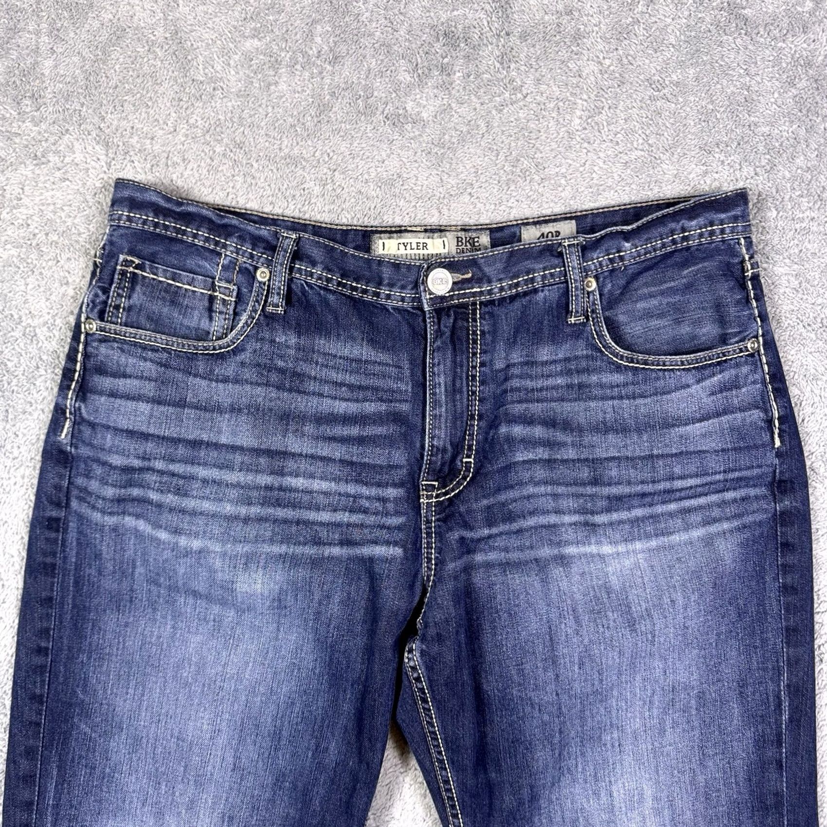 Vintage BKE Tyler Jeans Men 40R 100% Cotton Dark Whisker Buckle Wide Leg Baggy Size US 40 / EU 56 - 2 Thumbnail
