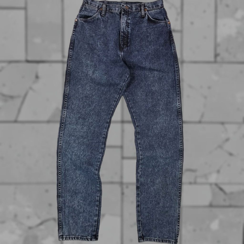 Wrangler Vtg 90s Wrangler Mom Jeans Womens 13 High Waist Rancher USA 30x32 Indigo Wash Wrangler Cowboy Cut Denim Jeans 30 IN Waist Slim Fit Women’s Size 34" / US 12 / IT 48 - 1 Thumbnail