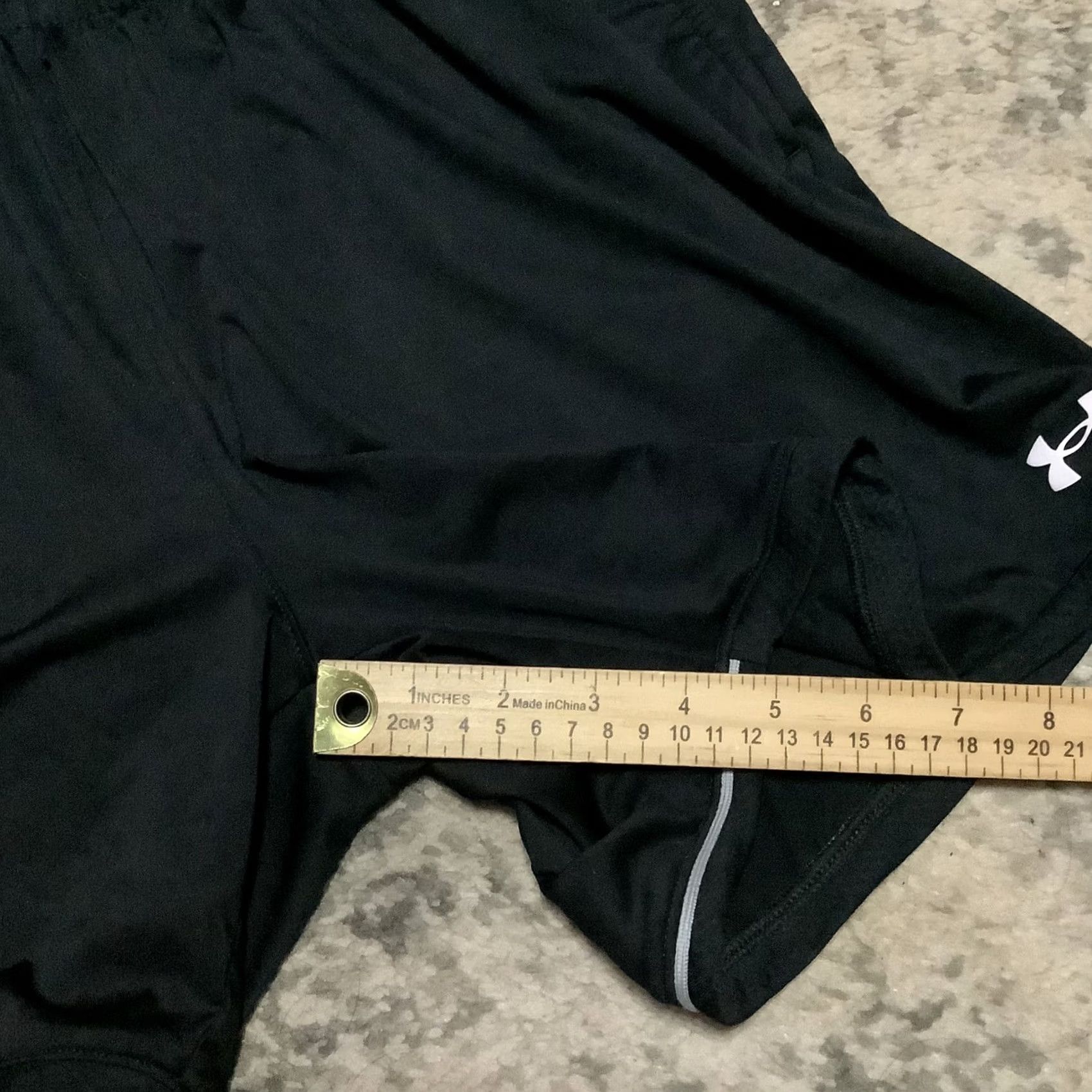 Under Armour Under Armour Shorts Women L Black Loose Athletic Training Active Gym Running Size 36" / US 14 / IT 50 - 3 Thumbnail
